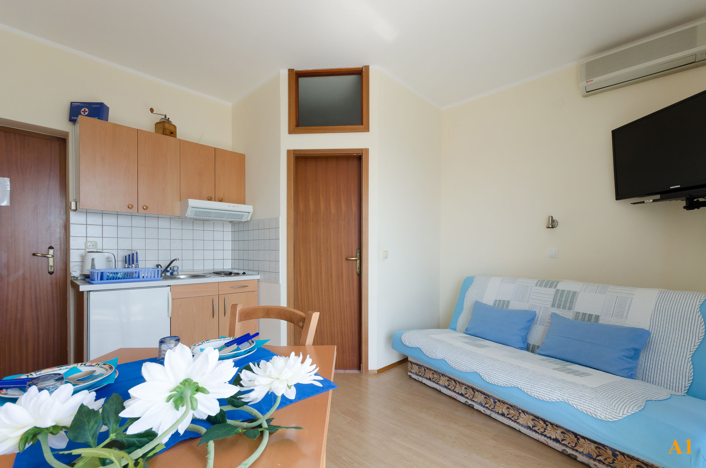 Apartments and Room Drazen 86521-A1