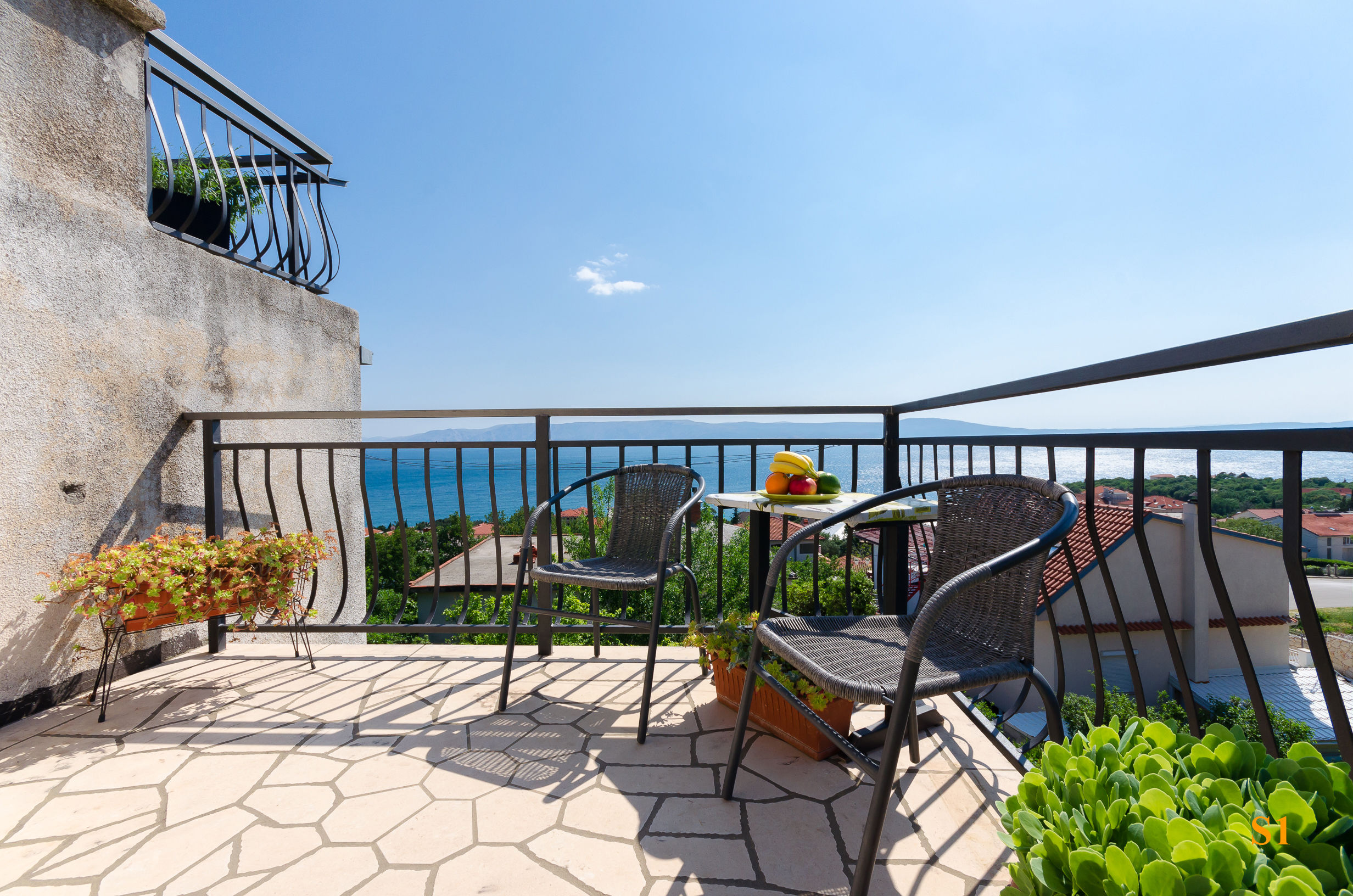 Apartments and Room Drazen 86521-S1