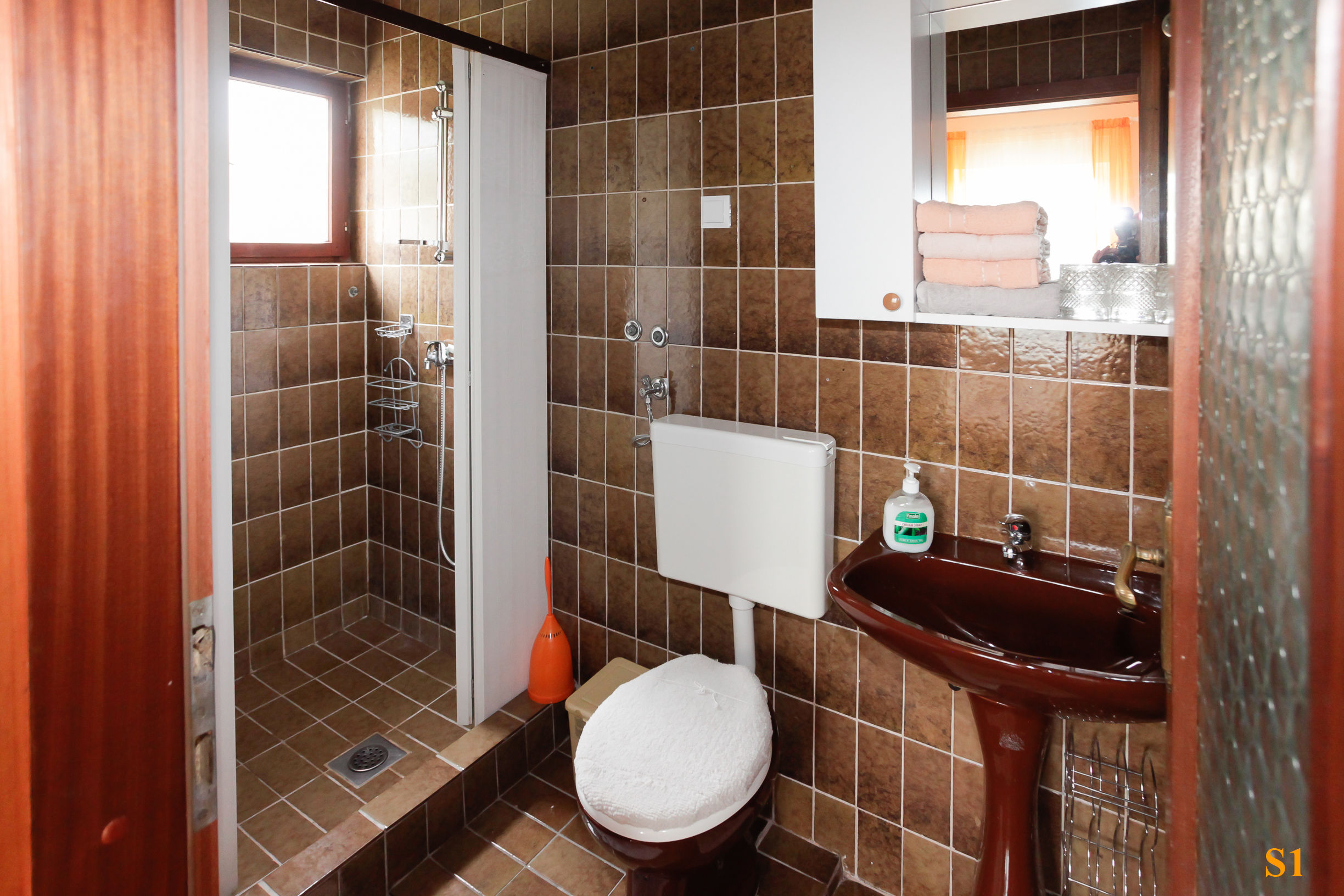 Apartments and Room Drazen 86521-S1