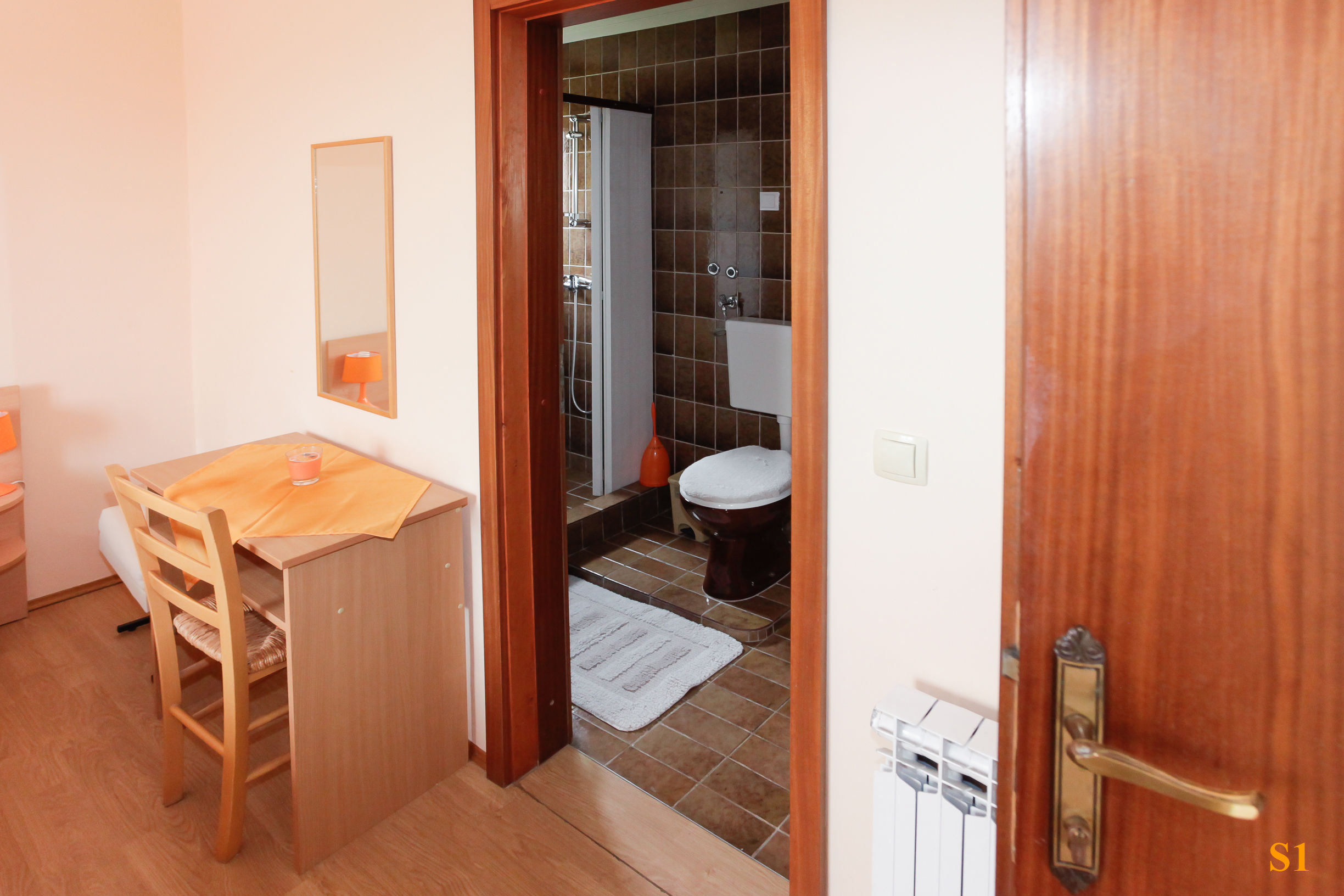 Apartments and Room Drazen 86521-S1