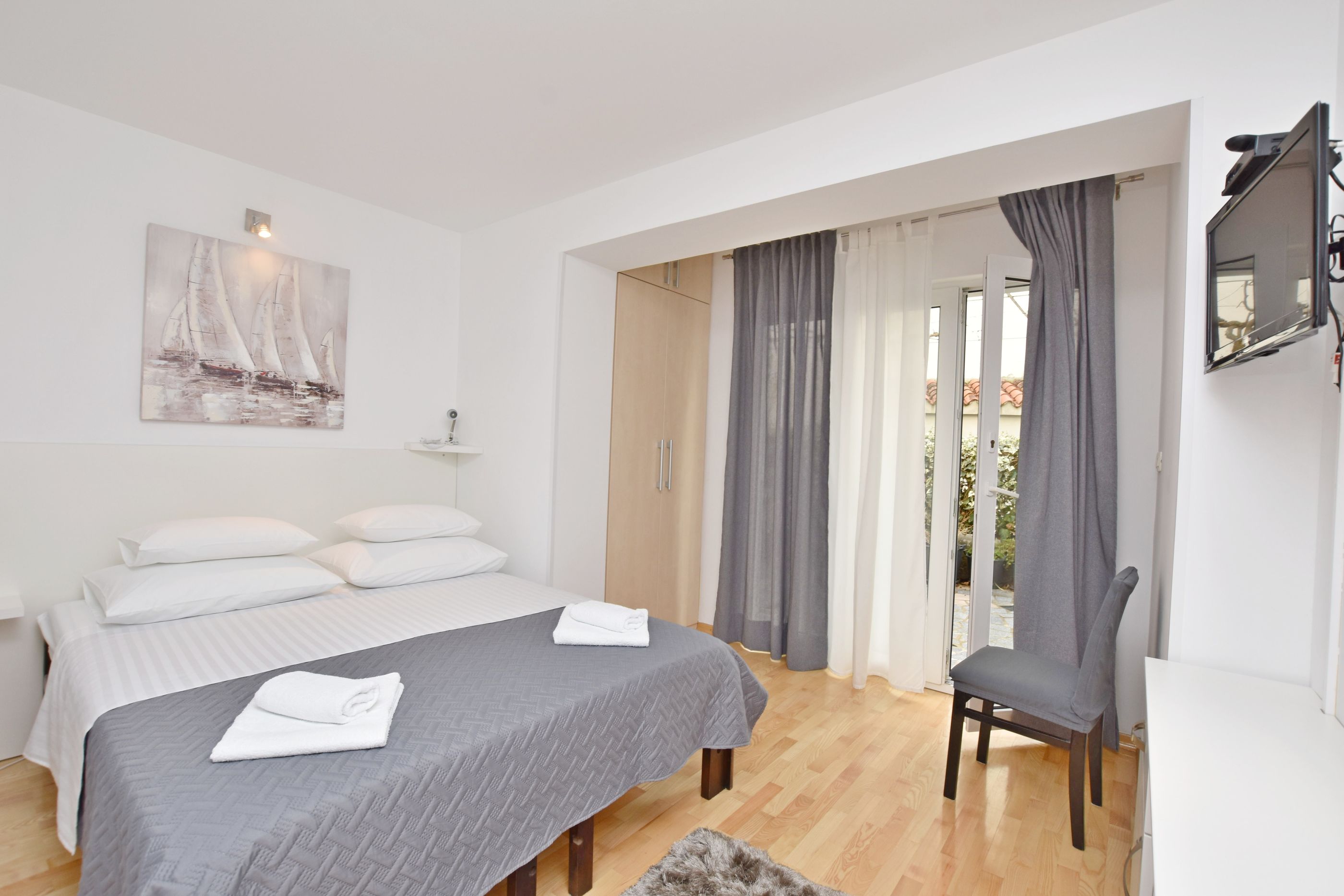 Apartment Mate 59711-A1
