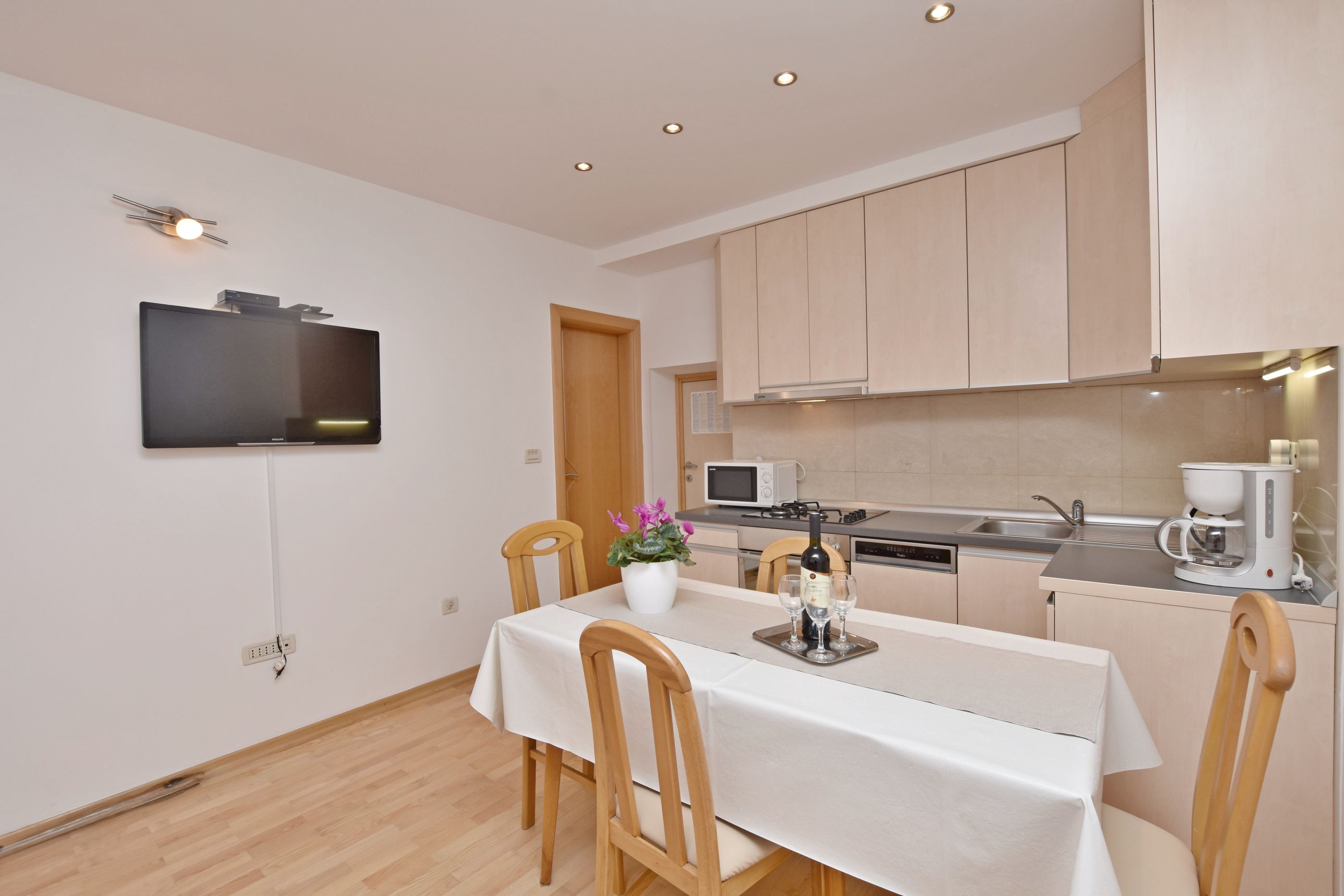 Apartment Mate 59711-A1