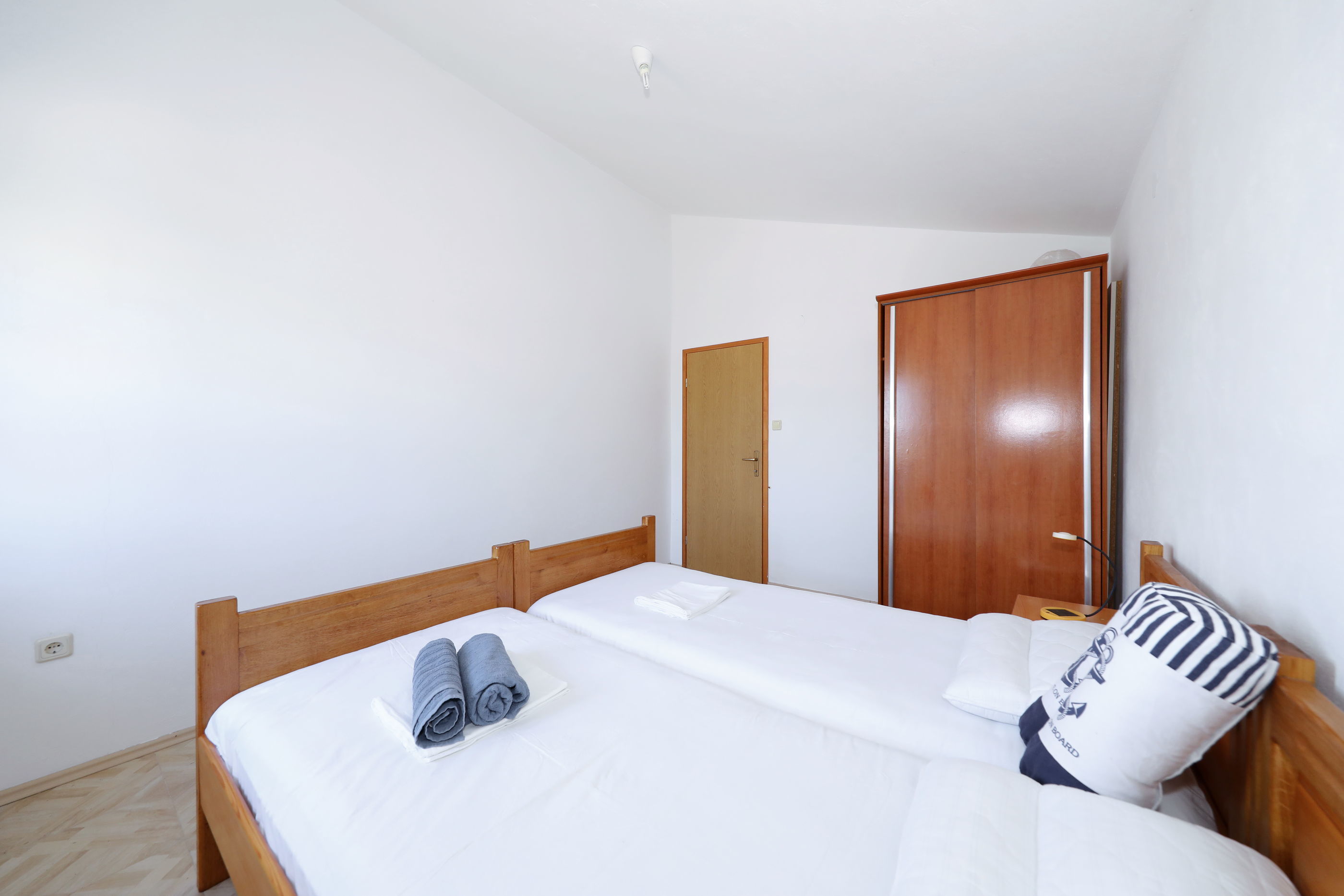 House Island just for You- Ravna Sika 55801-K1