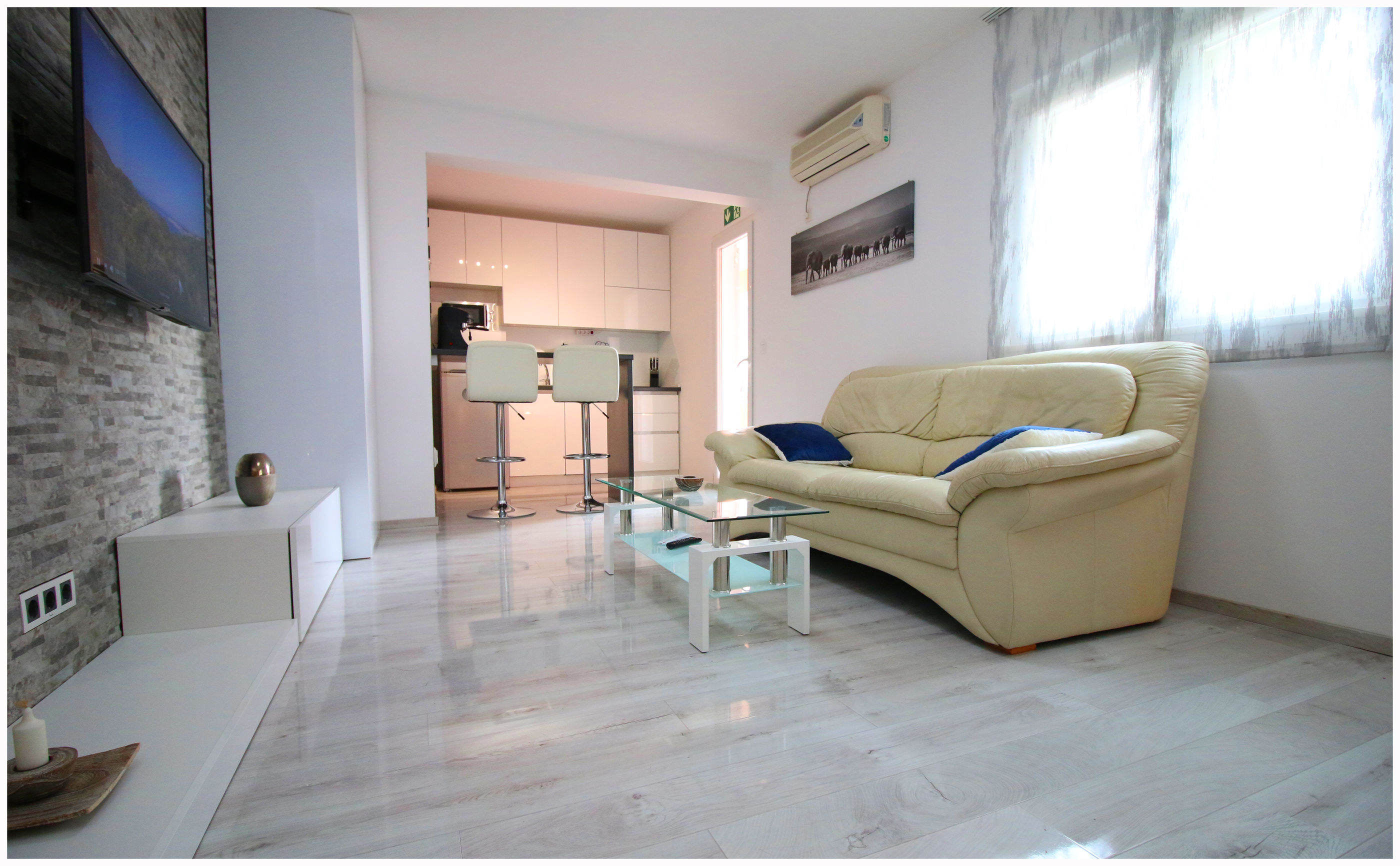 Apartments Eva 61081-A1