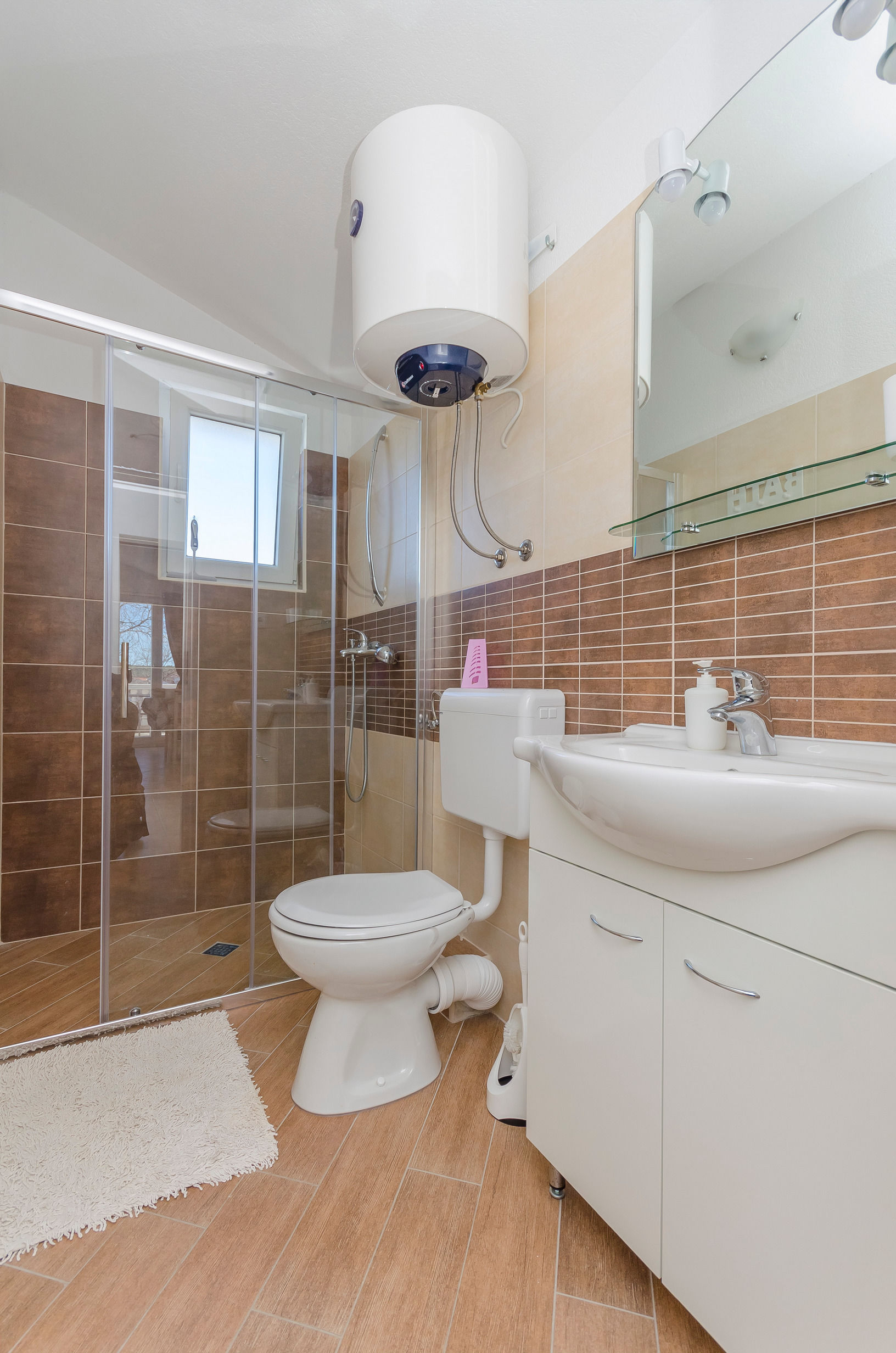 Apartments Snjezana 61211-A2