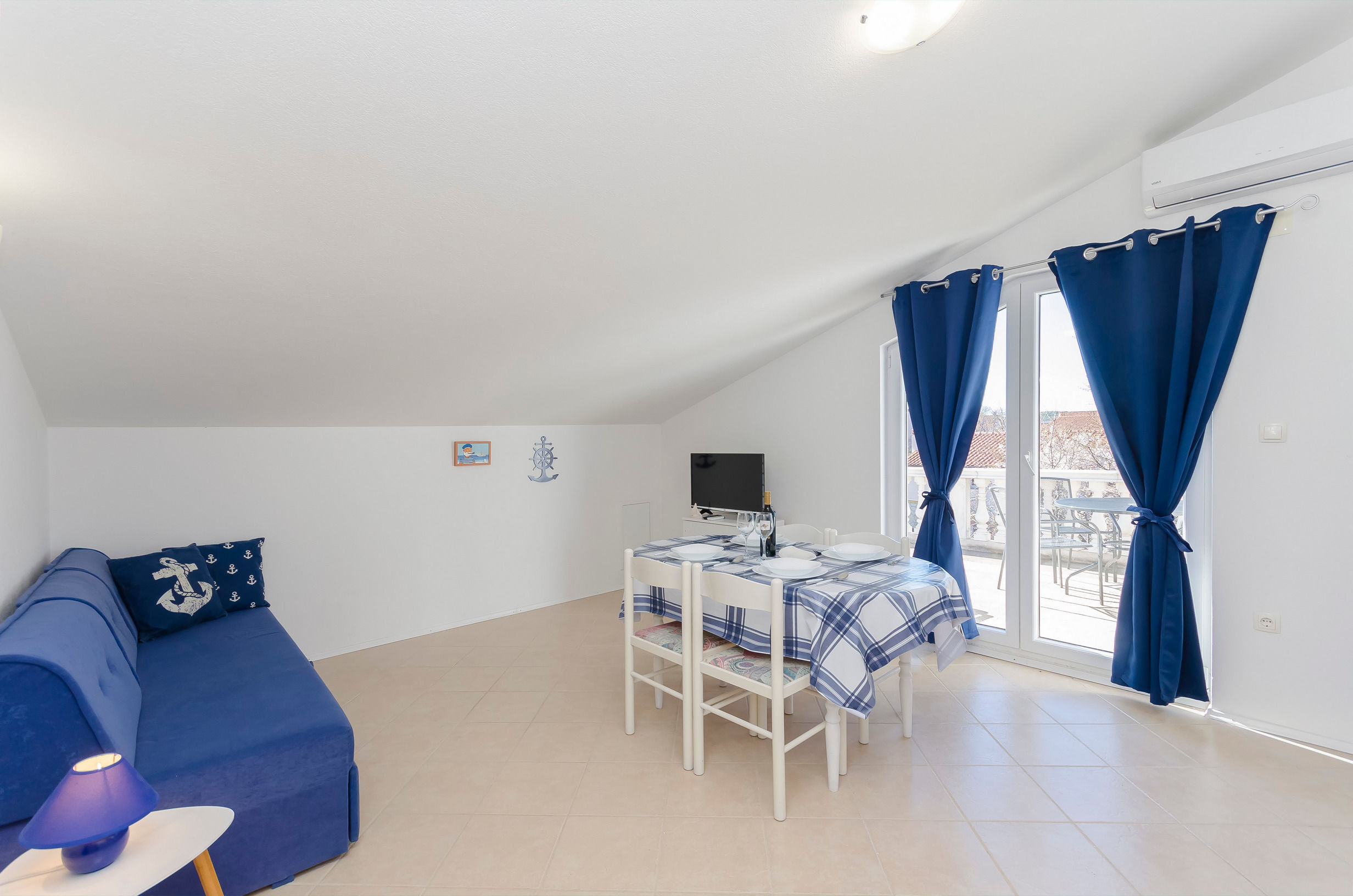Apartments Snjezana 61211-A2