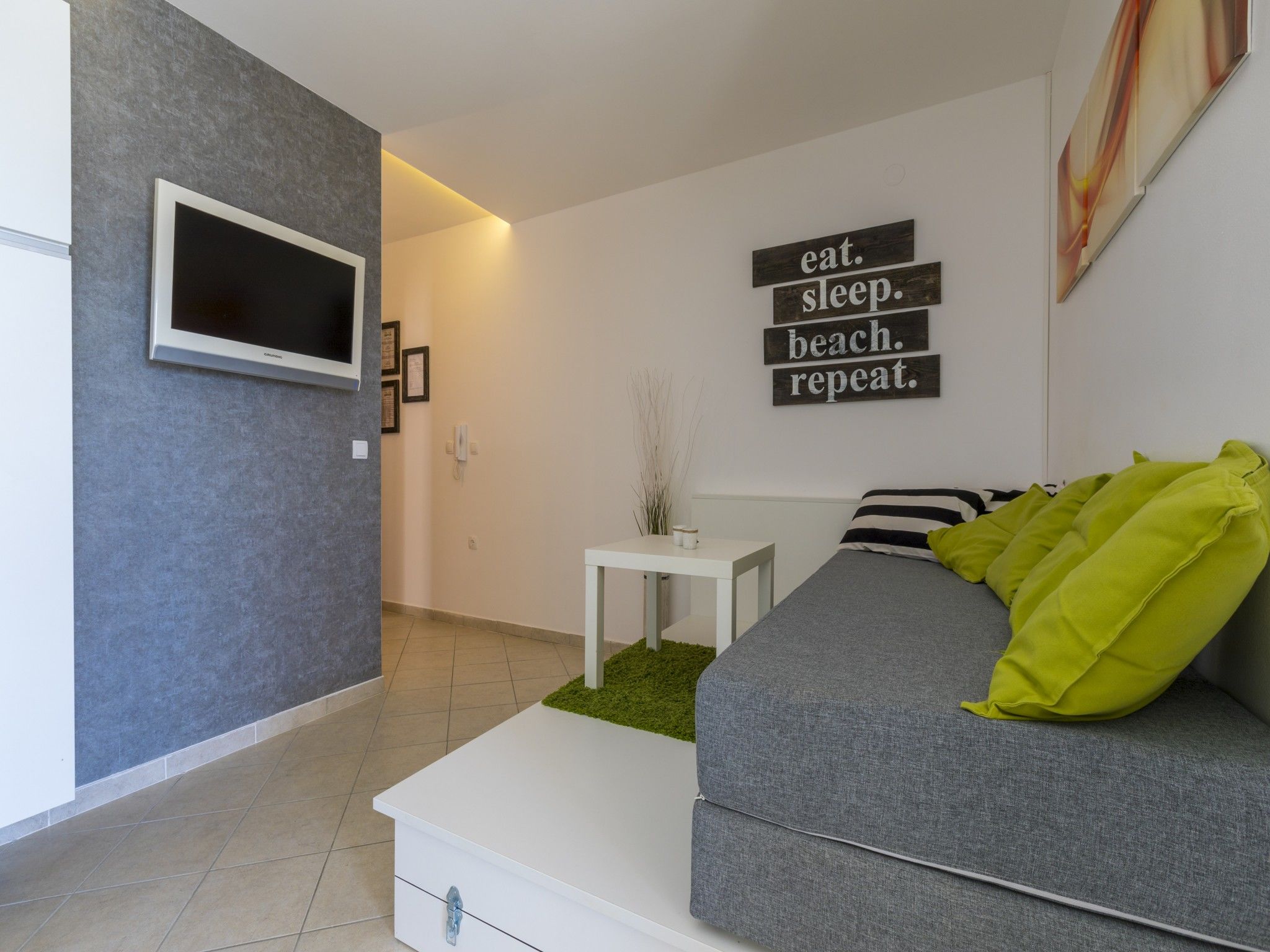 Apartment Color Green 62857-A1