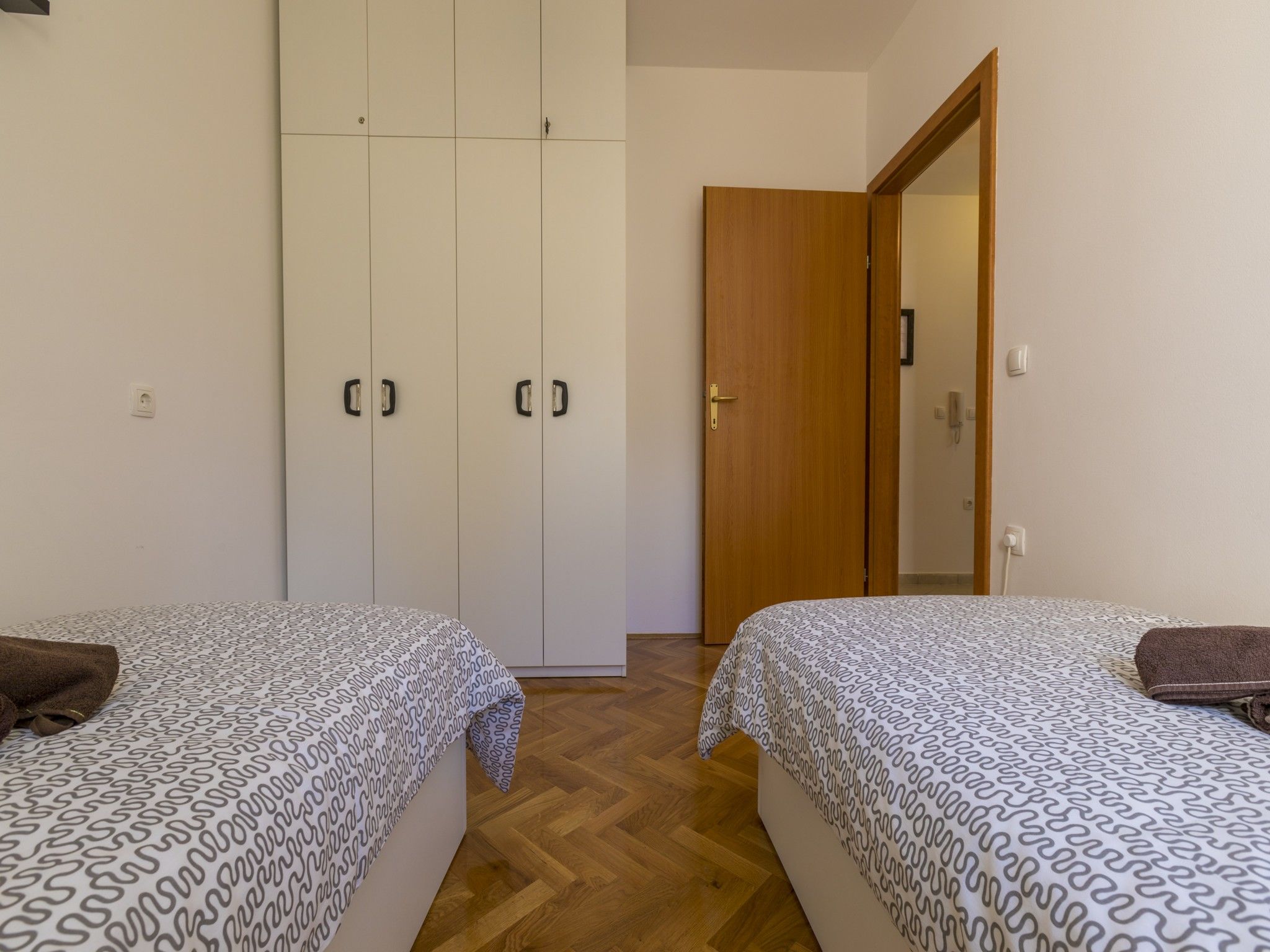 Apartment Color Green 62857-A1