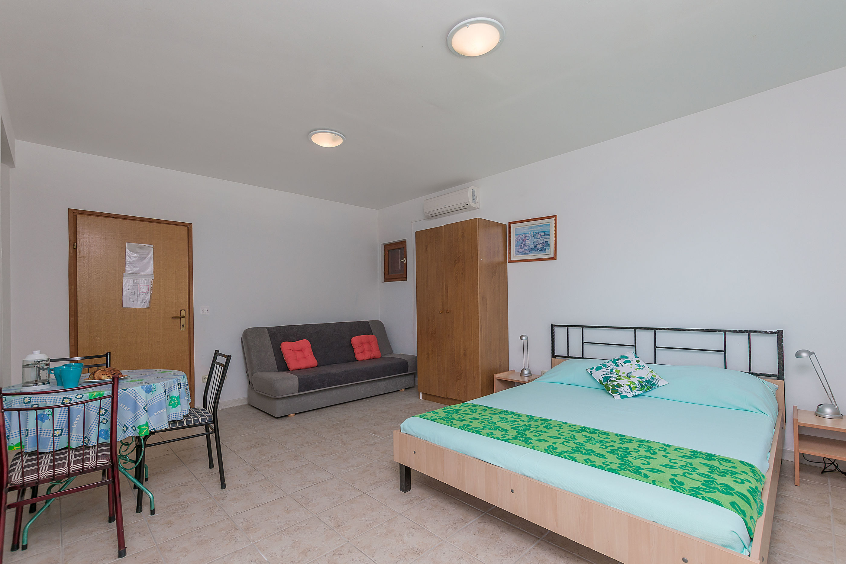 Apartments Ksenia 61881-A8