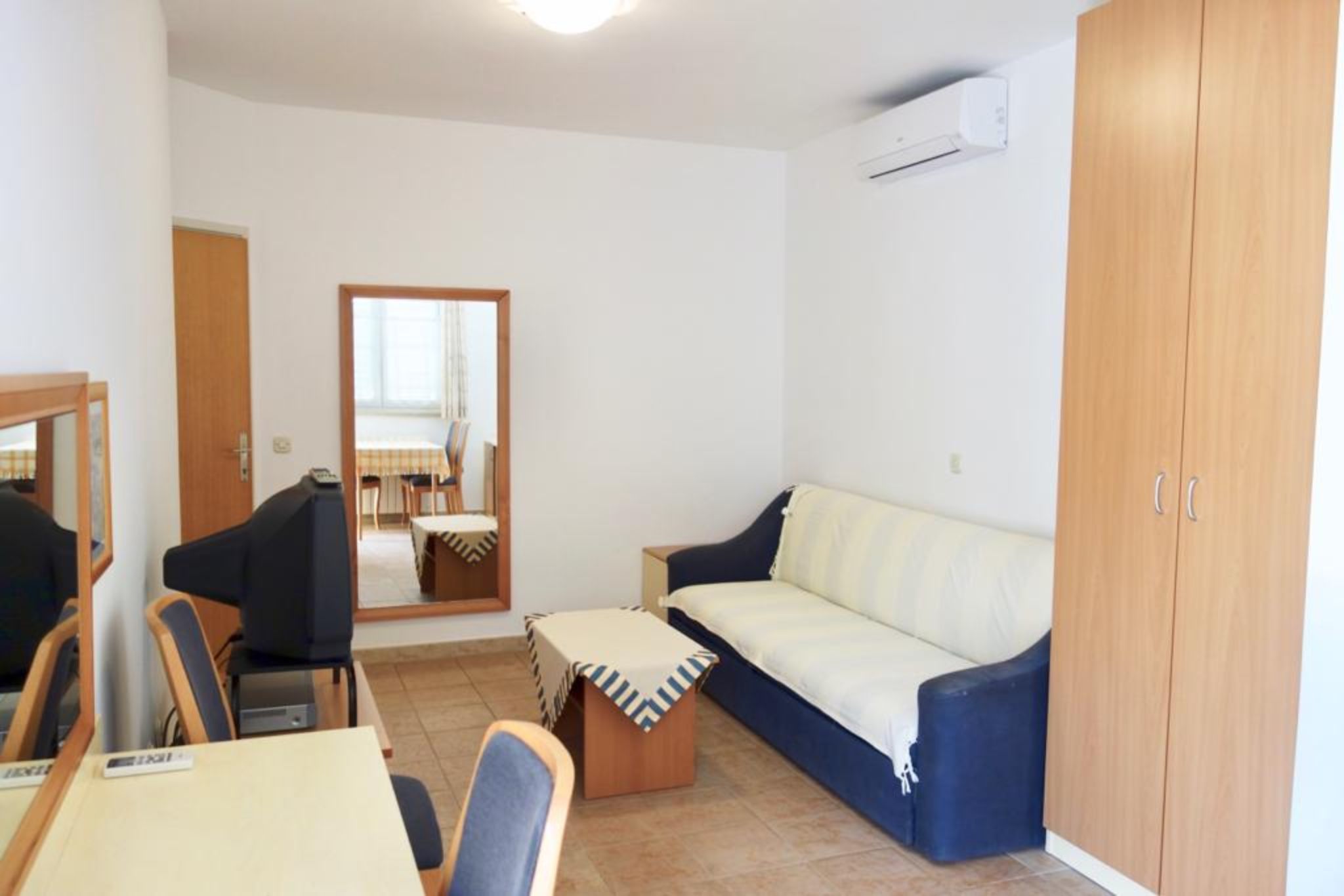 Apartments De Martini 43915-A6