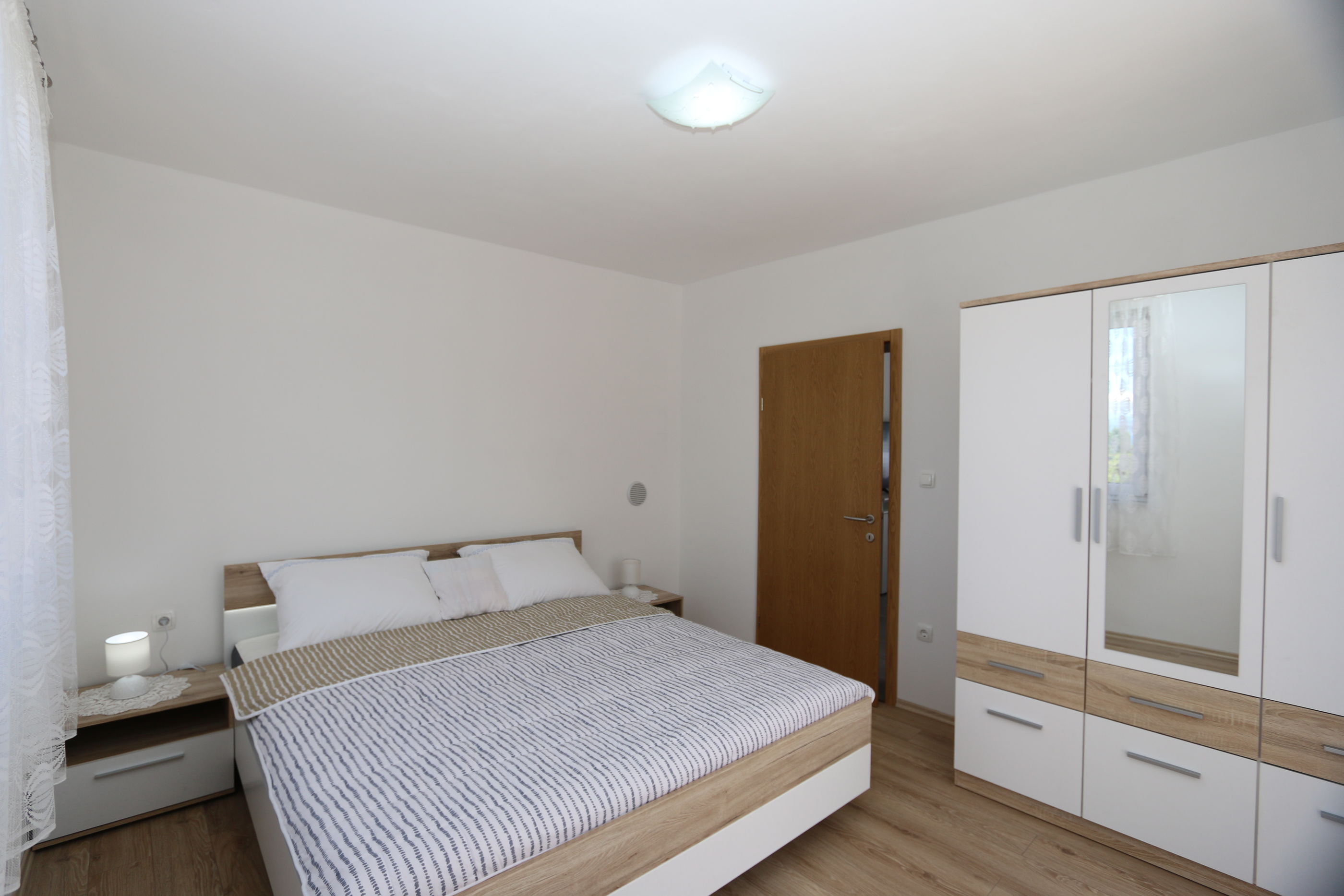 Apartments Mihalić 10070-A4