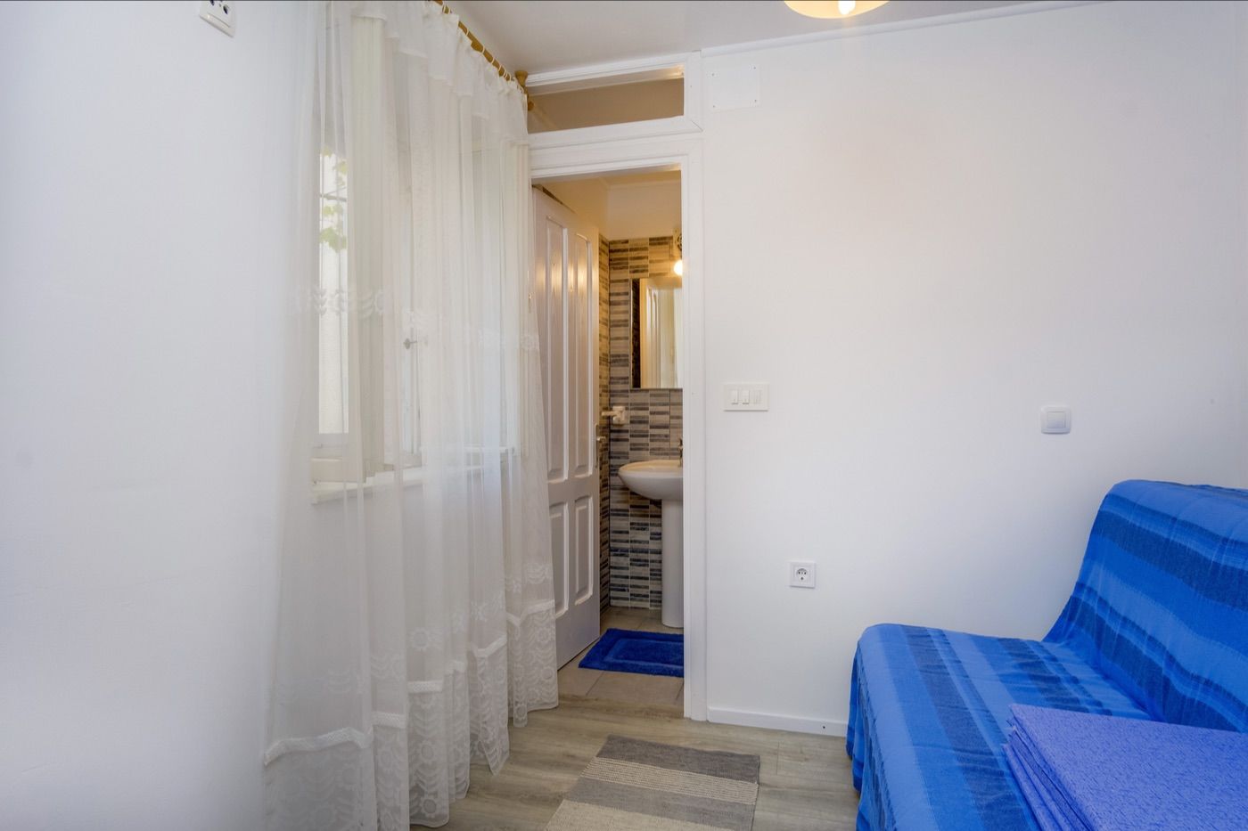 House JONA 64509-K1