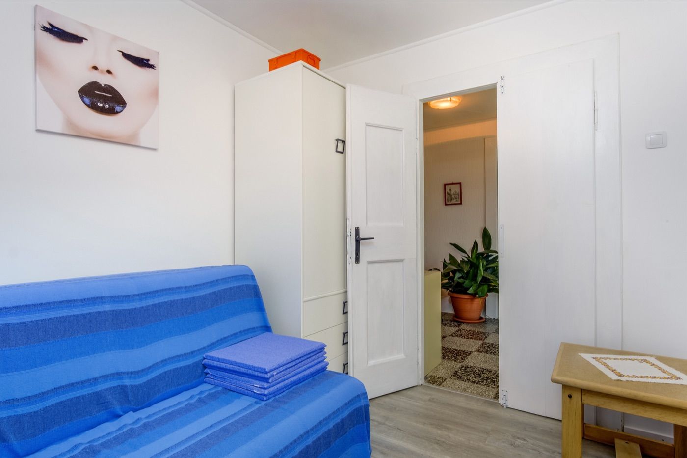 House JONA 64509-K1