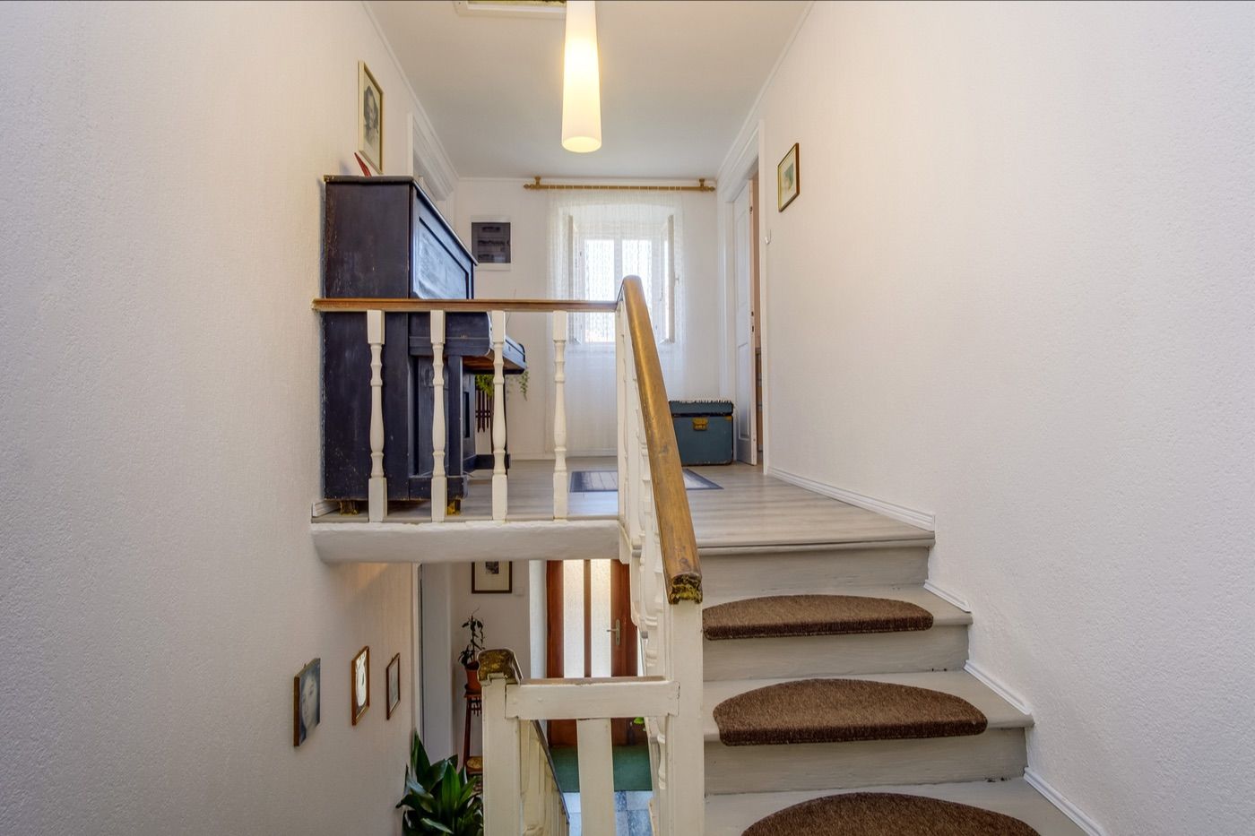 House JONA 64509-K1