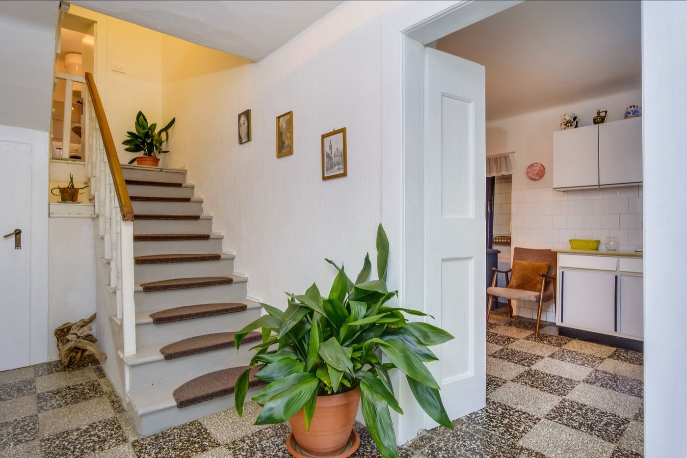 House JONA 64509-K1