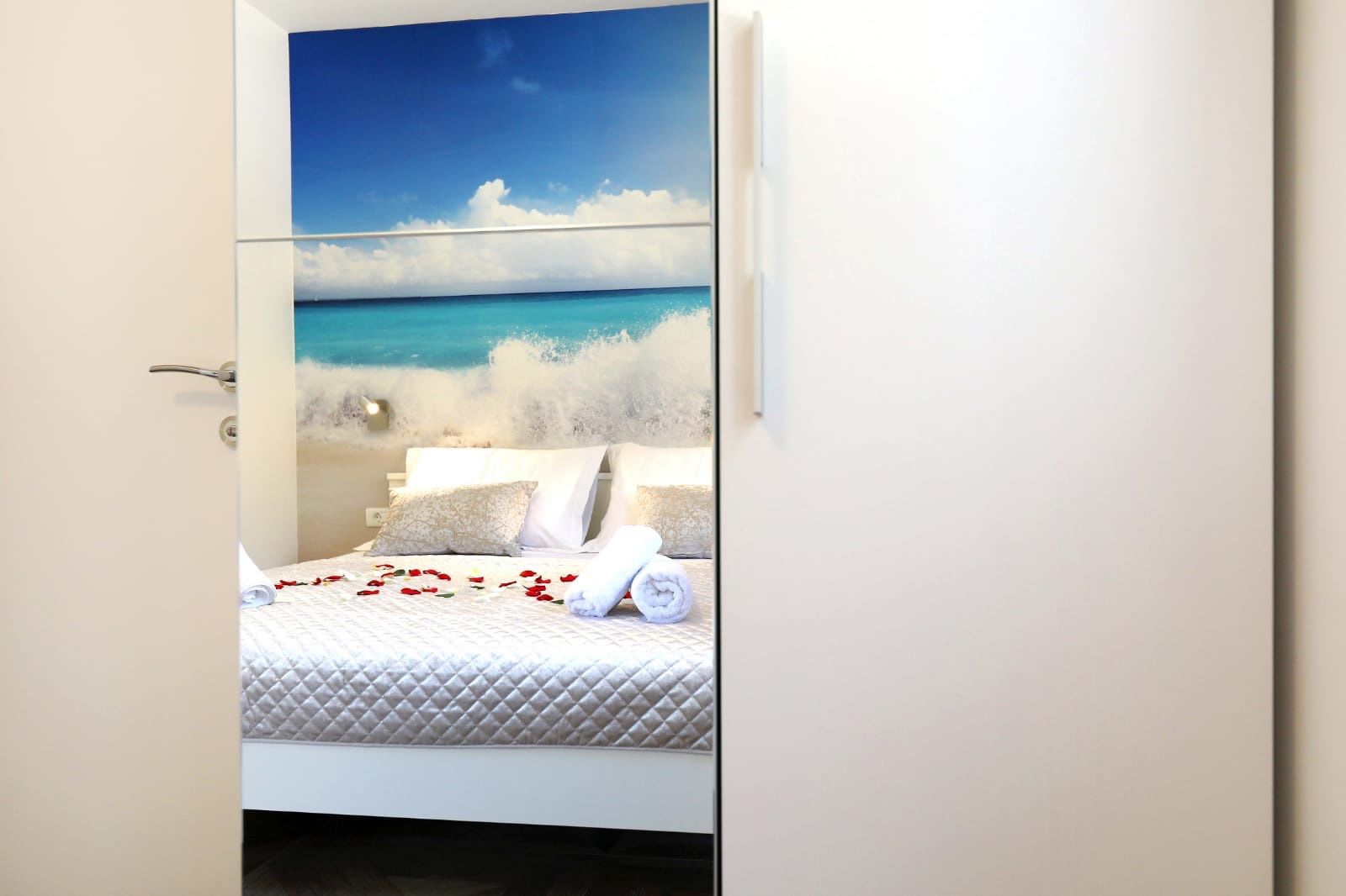 Apartments REDSTONE luxury apartments 61761-A1