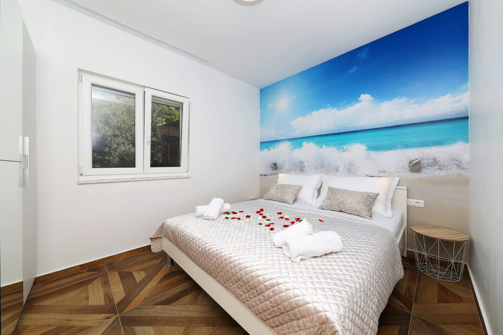 Apartments REDSTONE luxury apartments 61761-A1