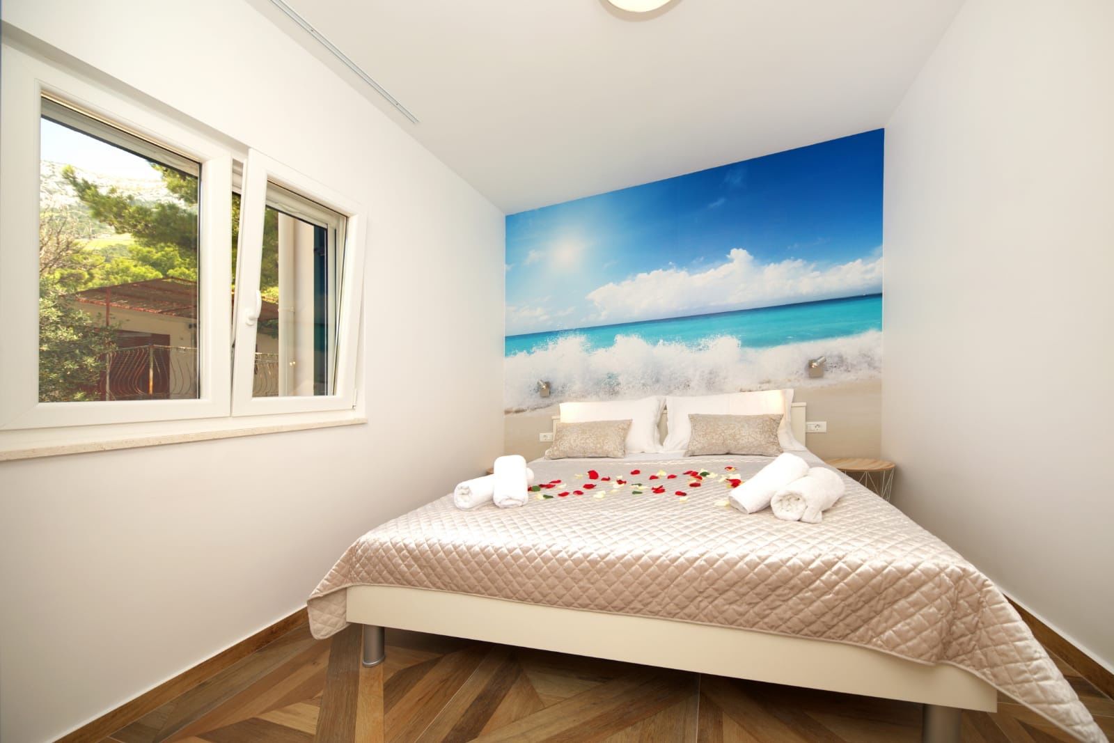 Apartments REDSTONE luxury apartments 61761-A1