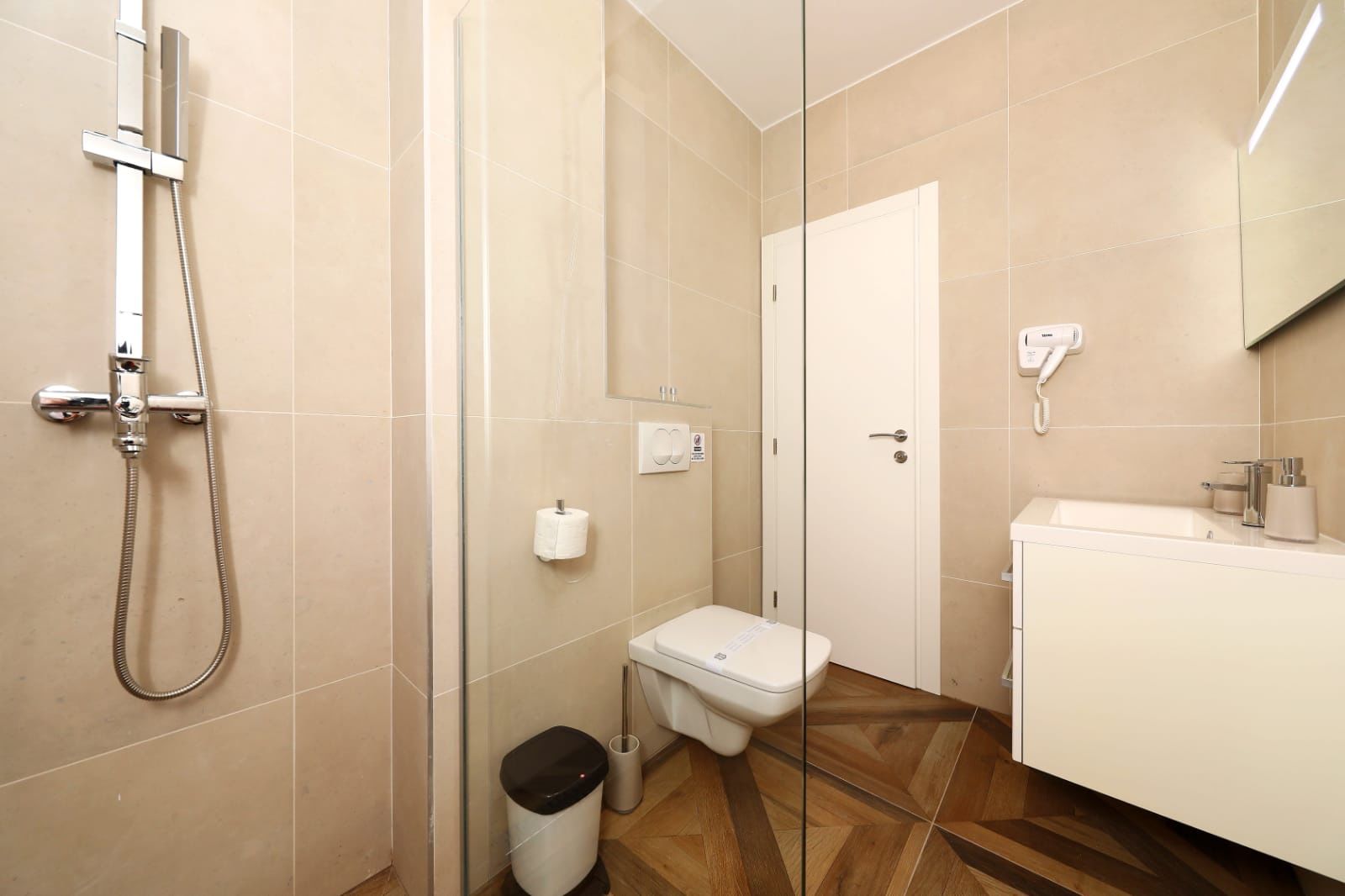 Apartments REDSTONE luxury apartments 61761-A2