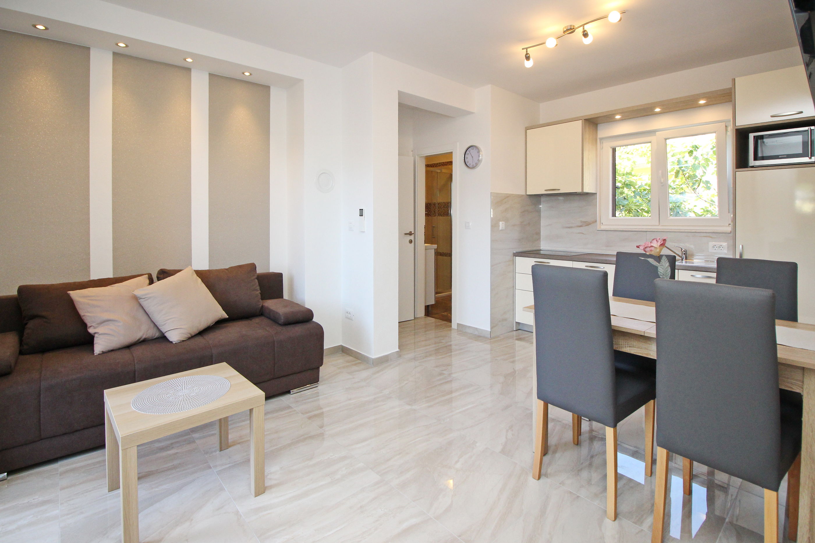 Apartments Čubranić Nada 69001-A5