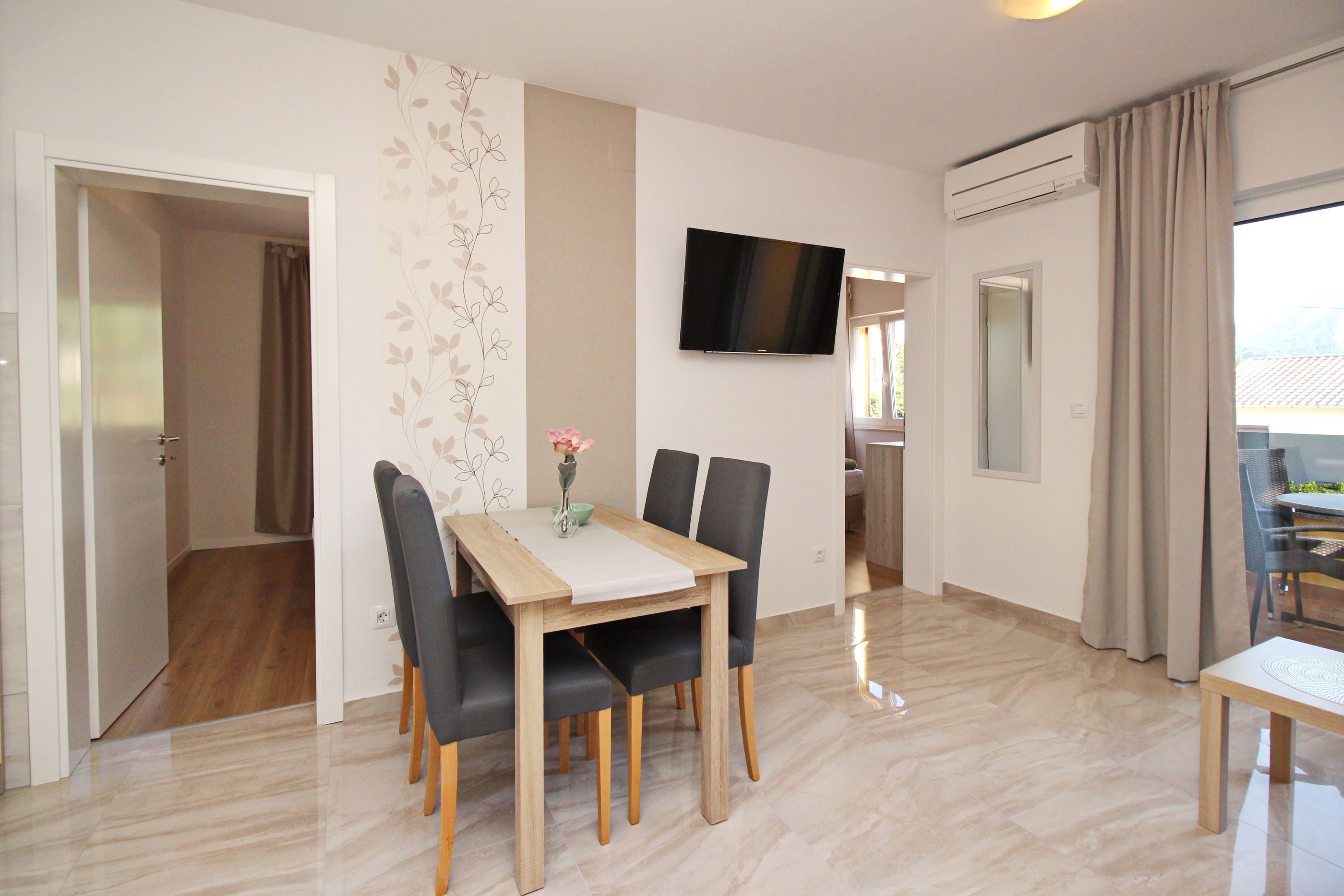 Apartments Čubranić Nada 69001-A5
