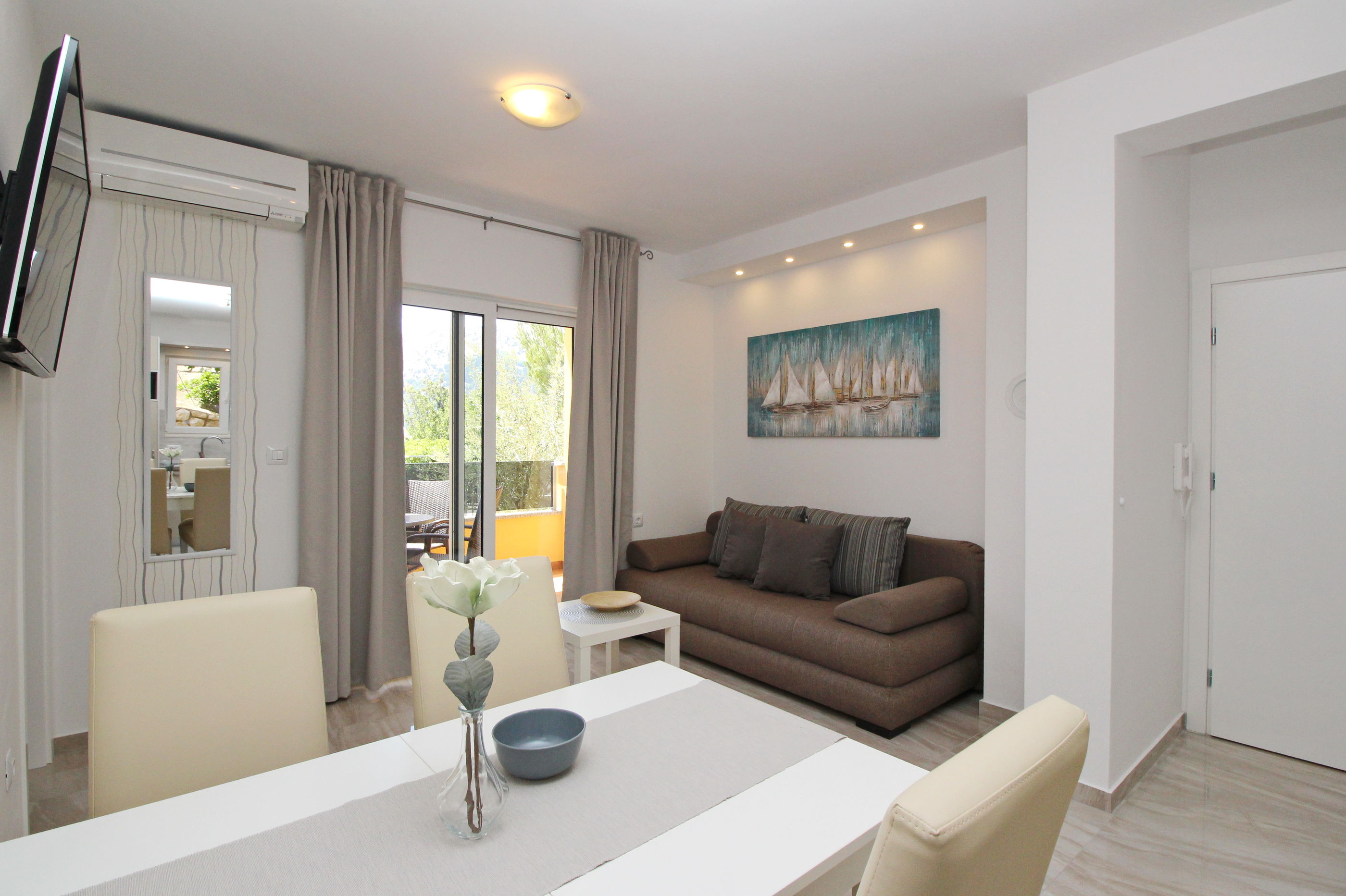 Apartments Čubranić Nada 69001-A6
