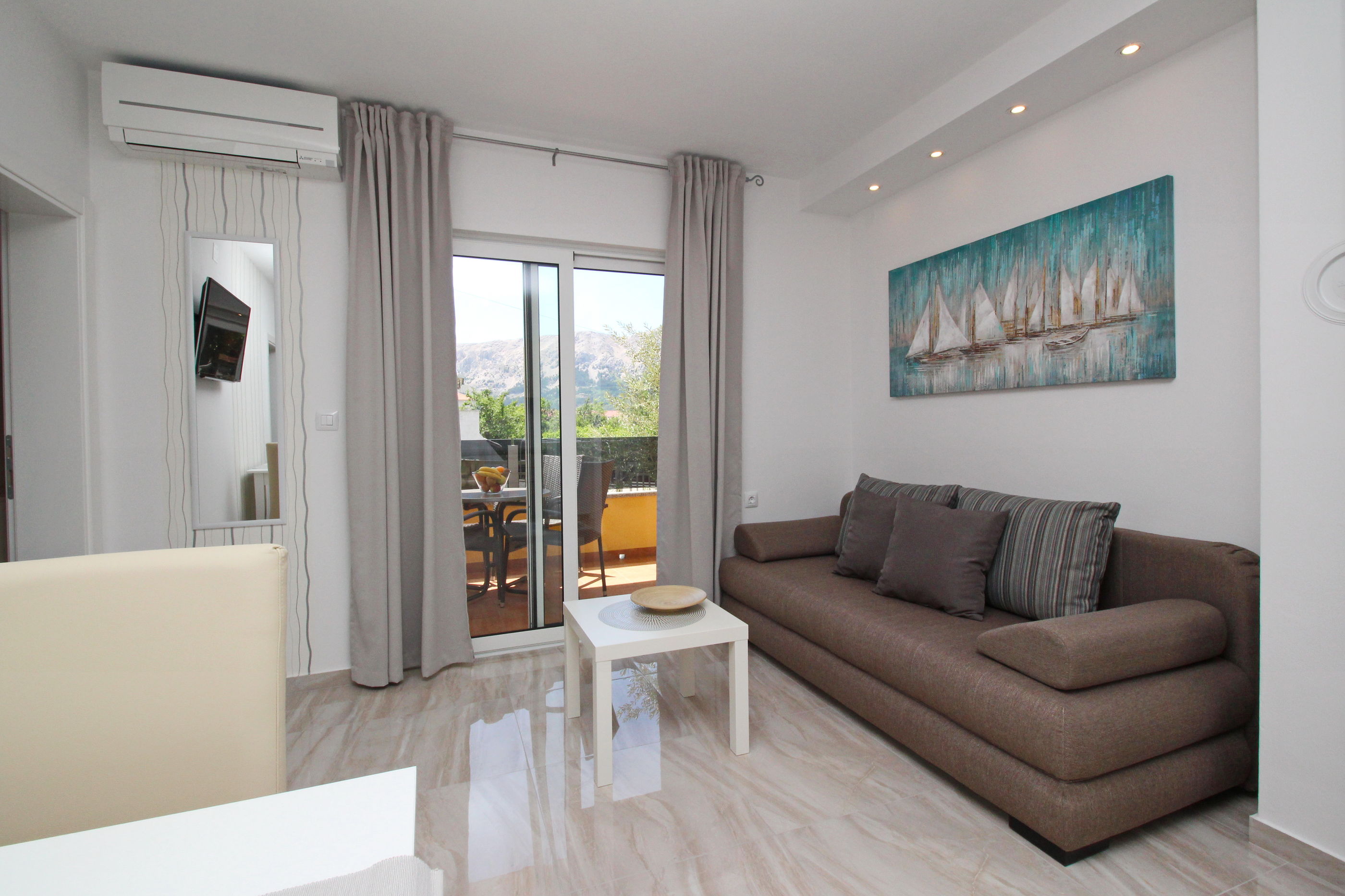 Apartments Čubranić Nada 69001-A6
