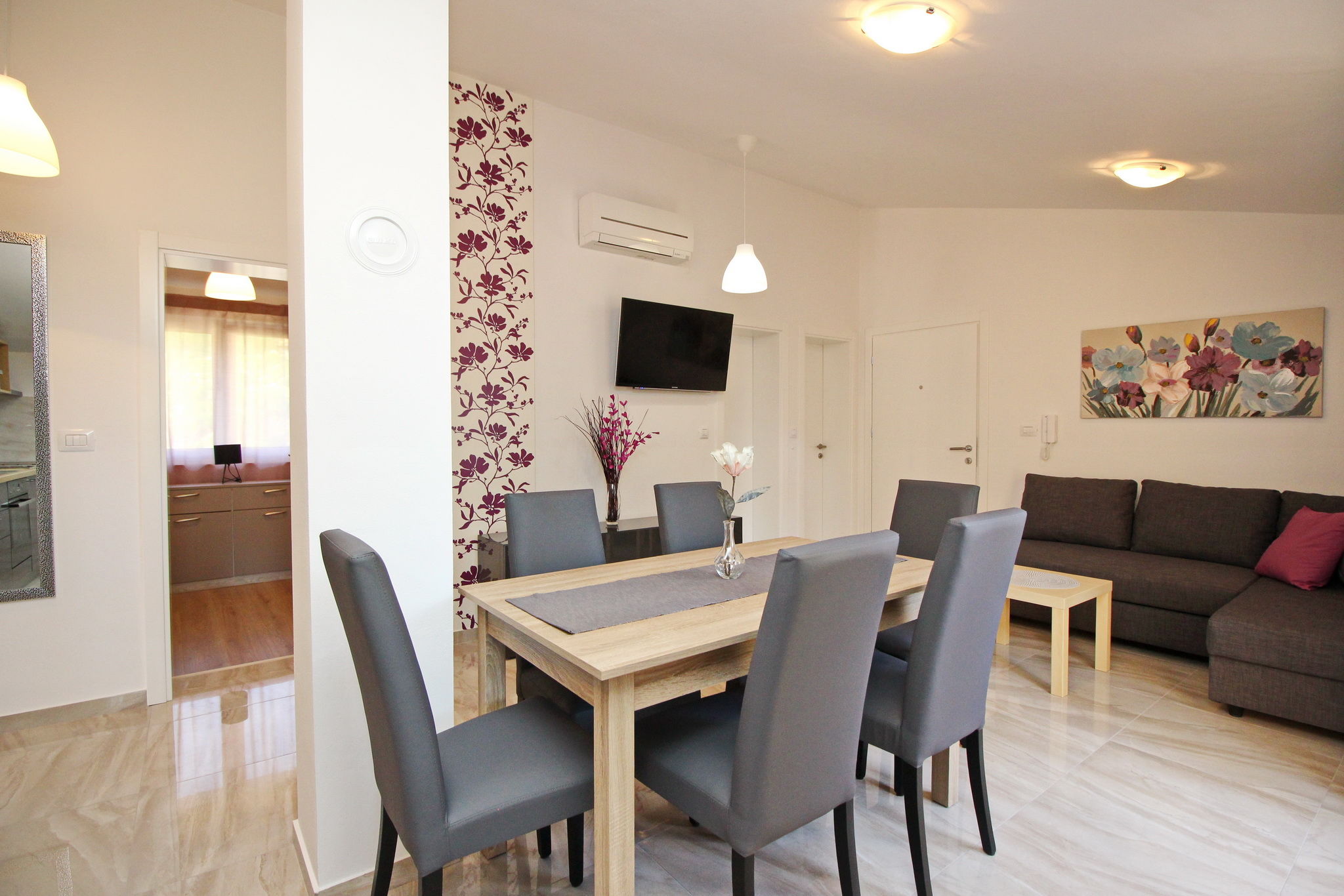 Apartments Čubranić Nada 69001-A7