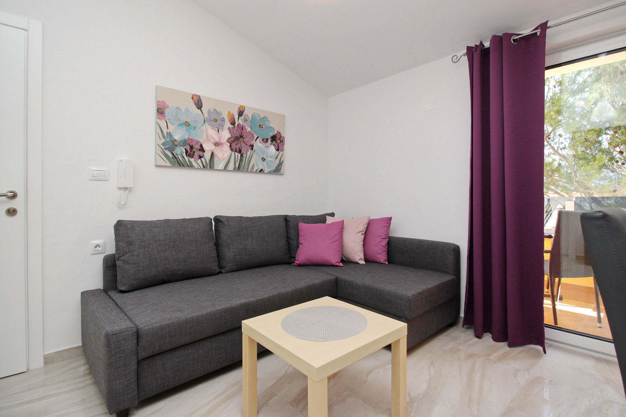 Apartments Čubranić Nada 69001-A7