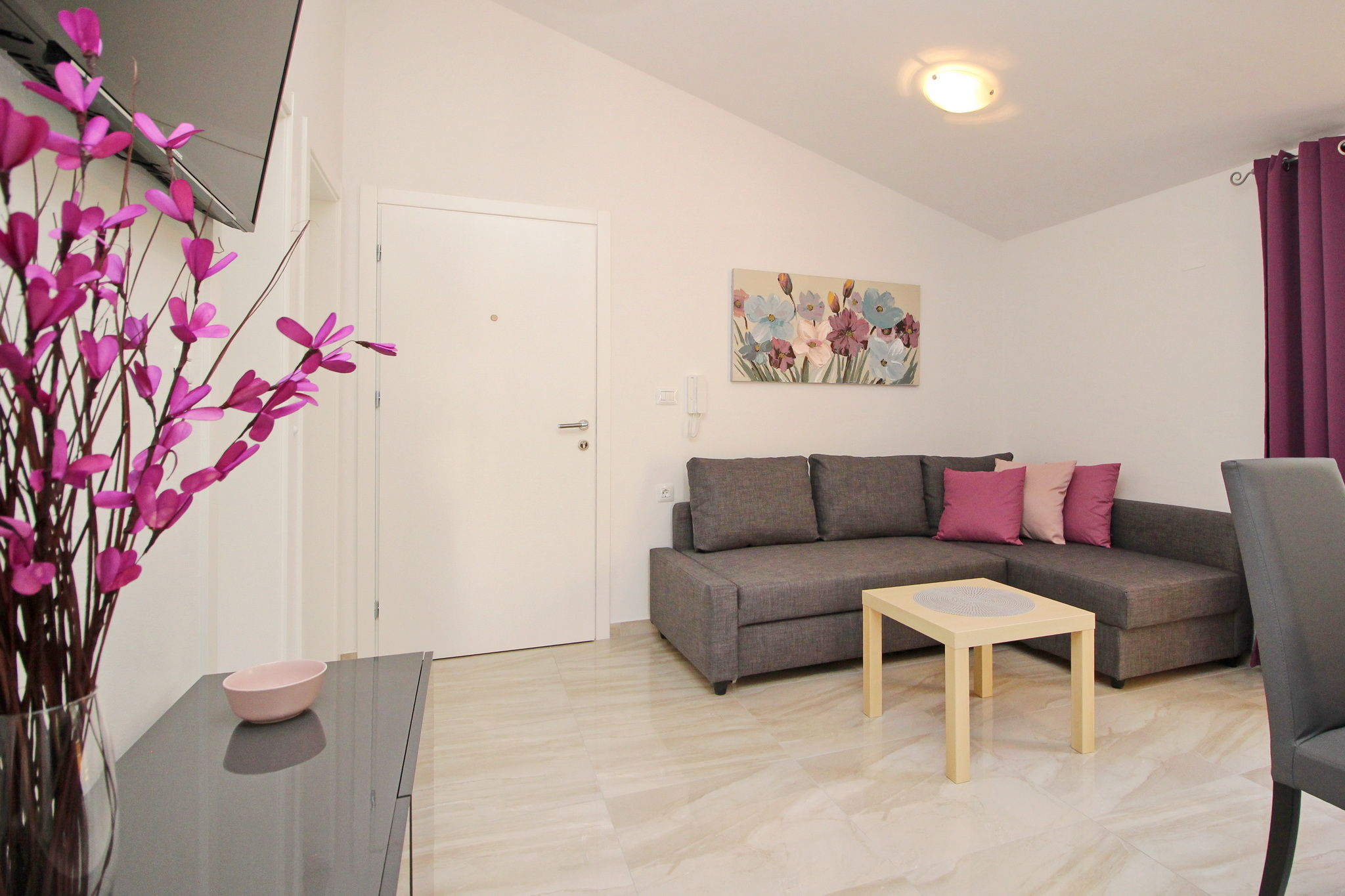 Apartments Čubranić Nada 69001-A7