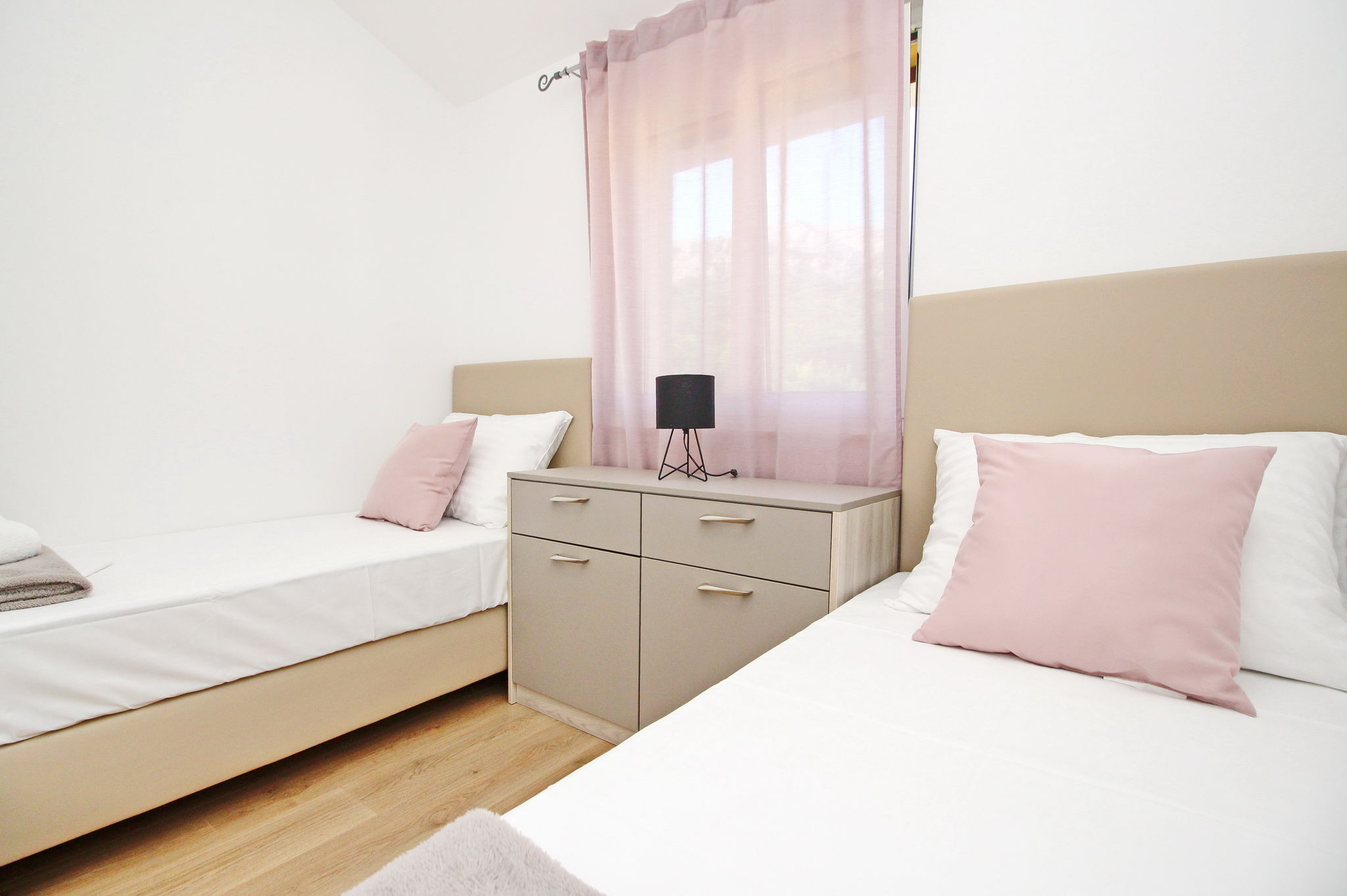 Apartments Čubranić Nada 69001-A7