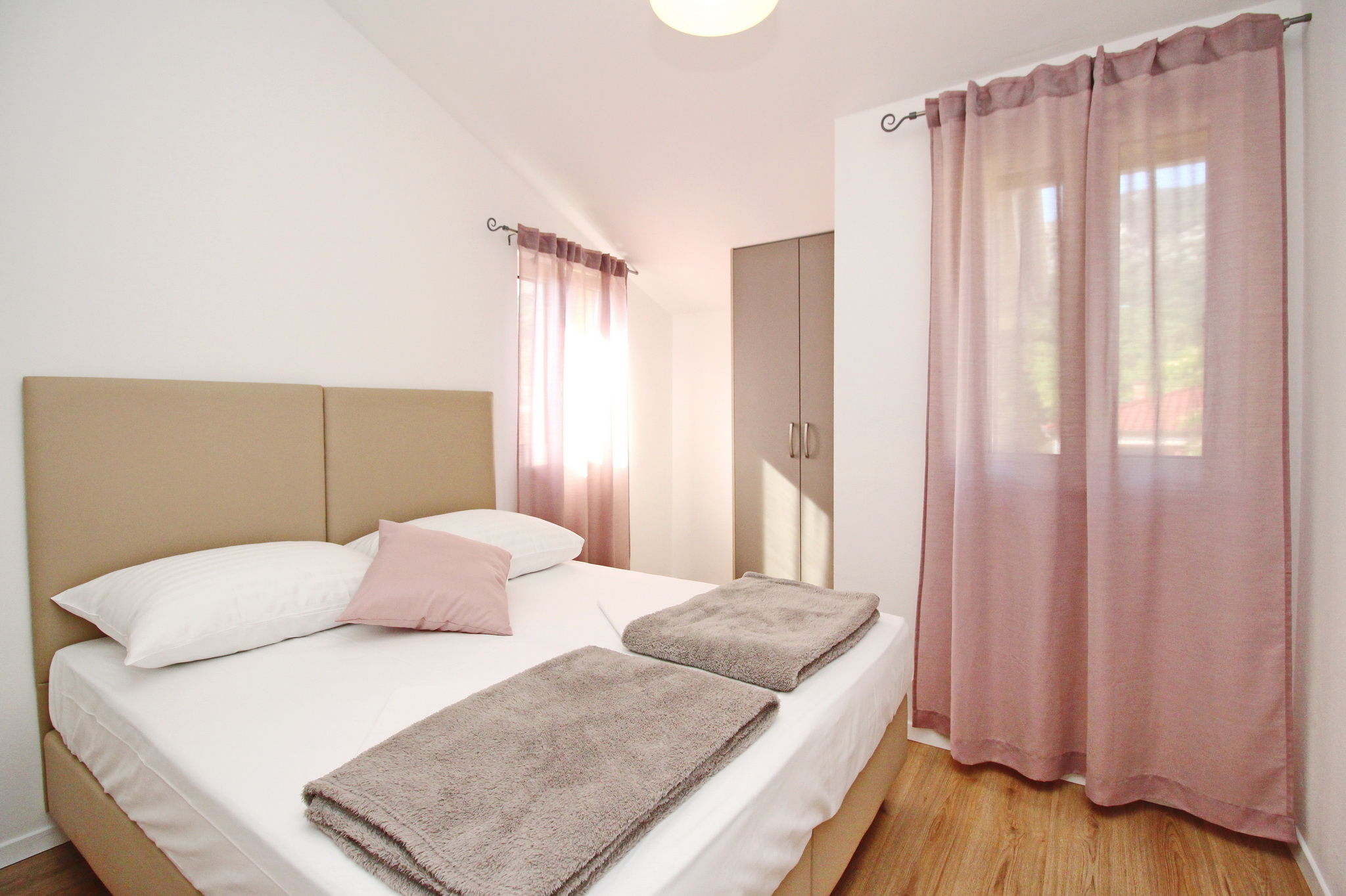 Apartments Čubranić Nada 69001-A7