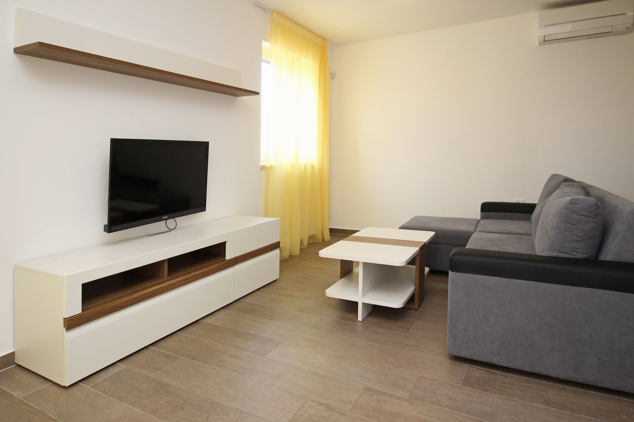 Apartments Smojver 69002-A2