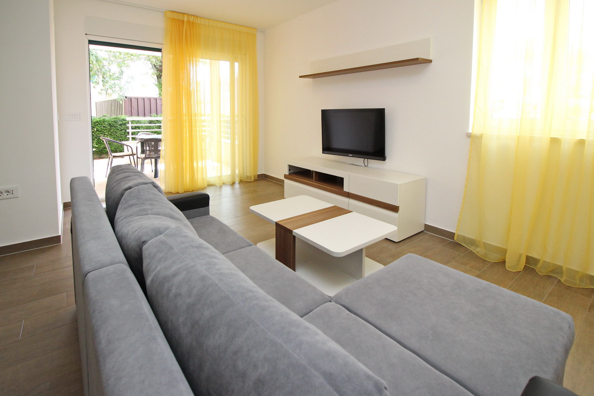 Apartments Smojver 69002-A2