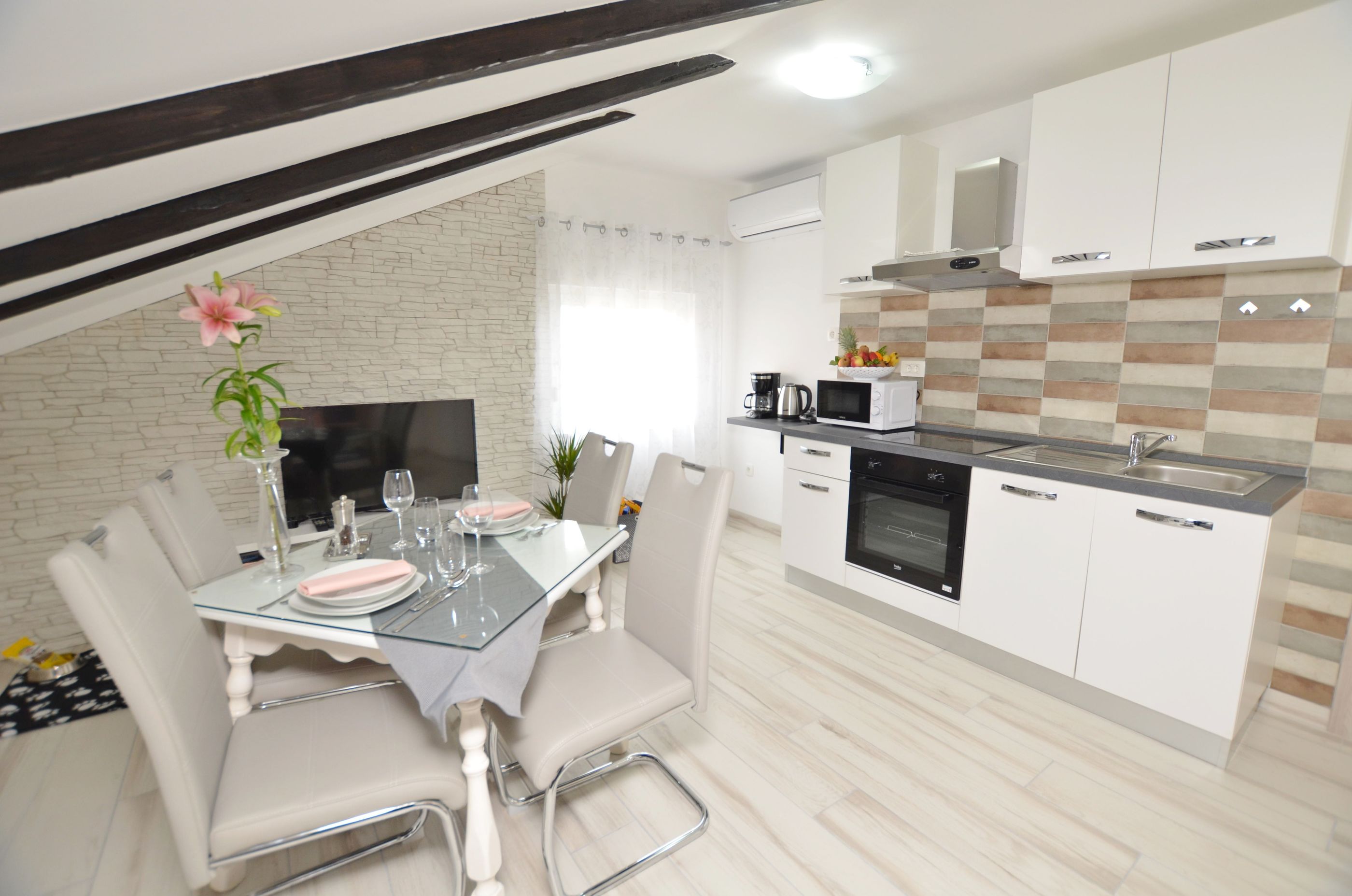 Apartments Viktoria 61331-A1