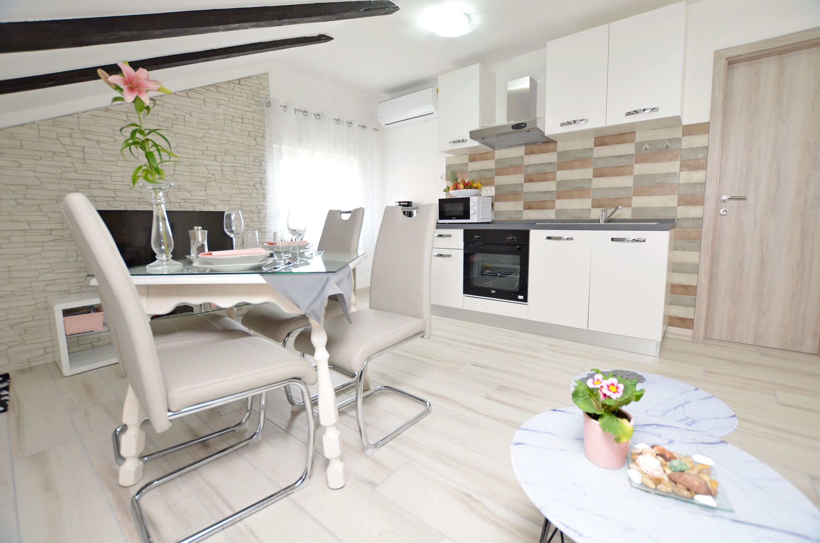 Apartments Viktoria 61331-A1