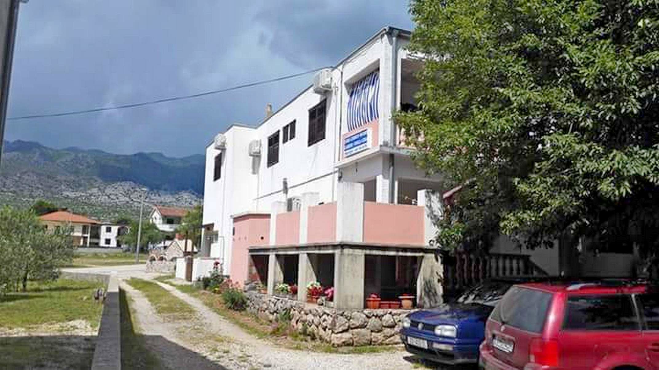 Apartment and Rooms Mila 63641-S2