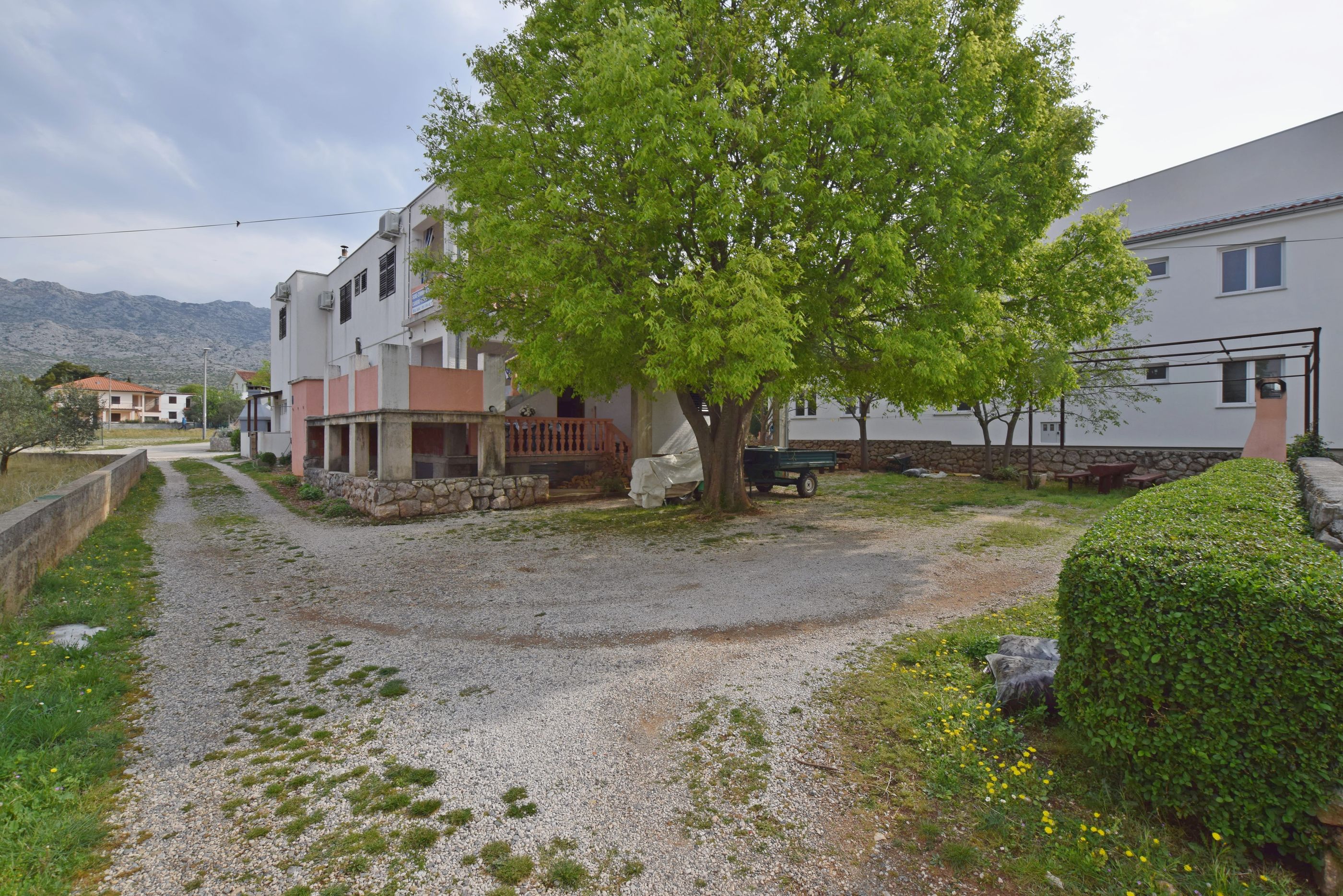 Apartment and Rooms Mila Accommodation in Seline