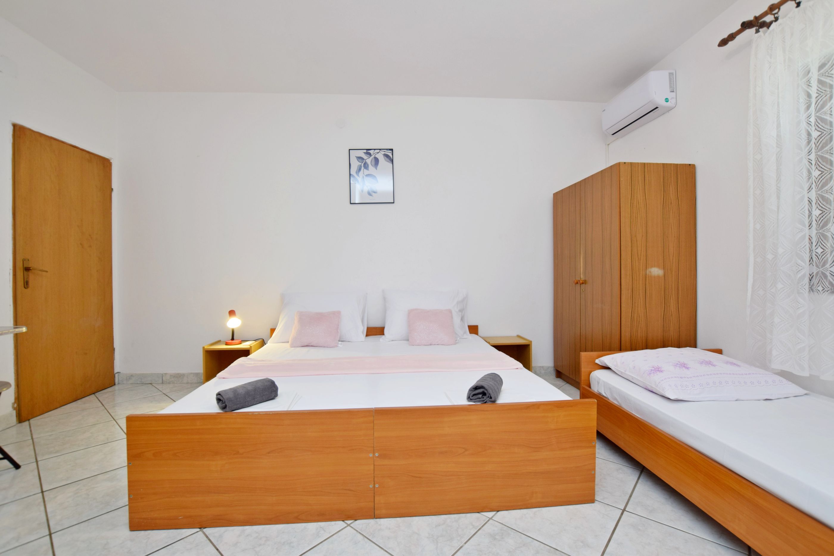 Apartment and Rooms Mila 63641-A4