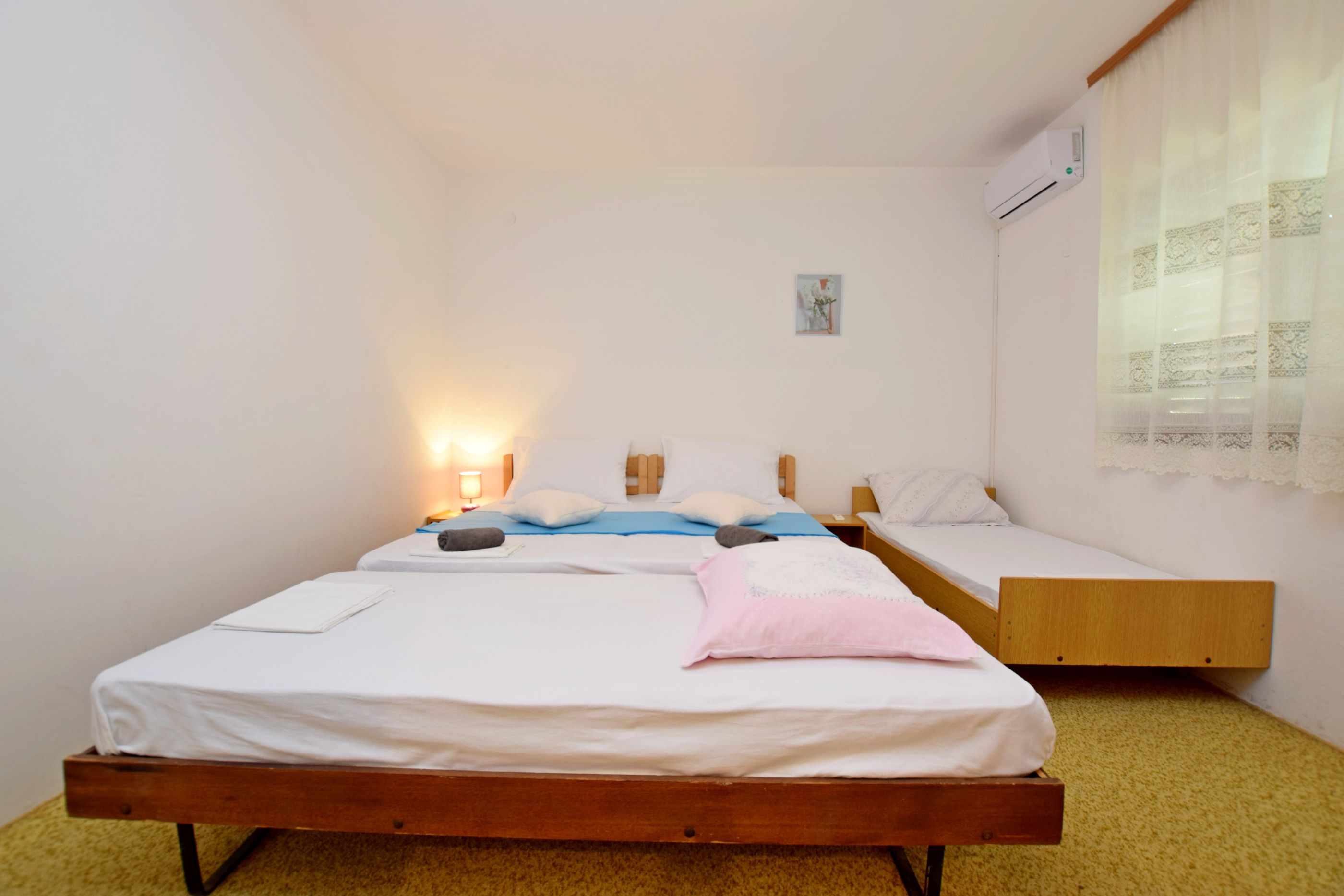 Apartment and Rooms Mila 63641-S2