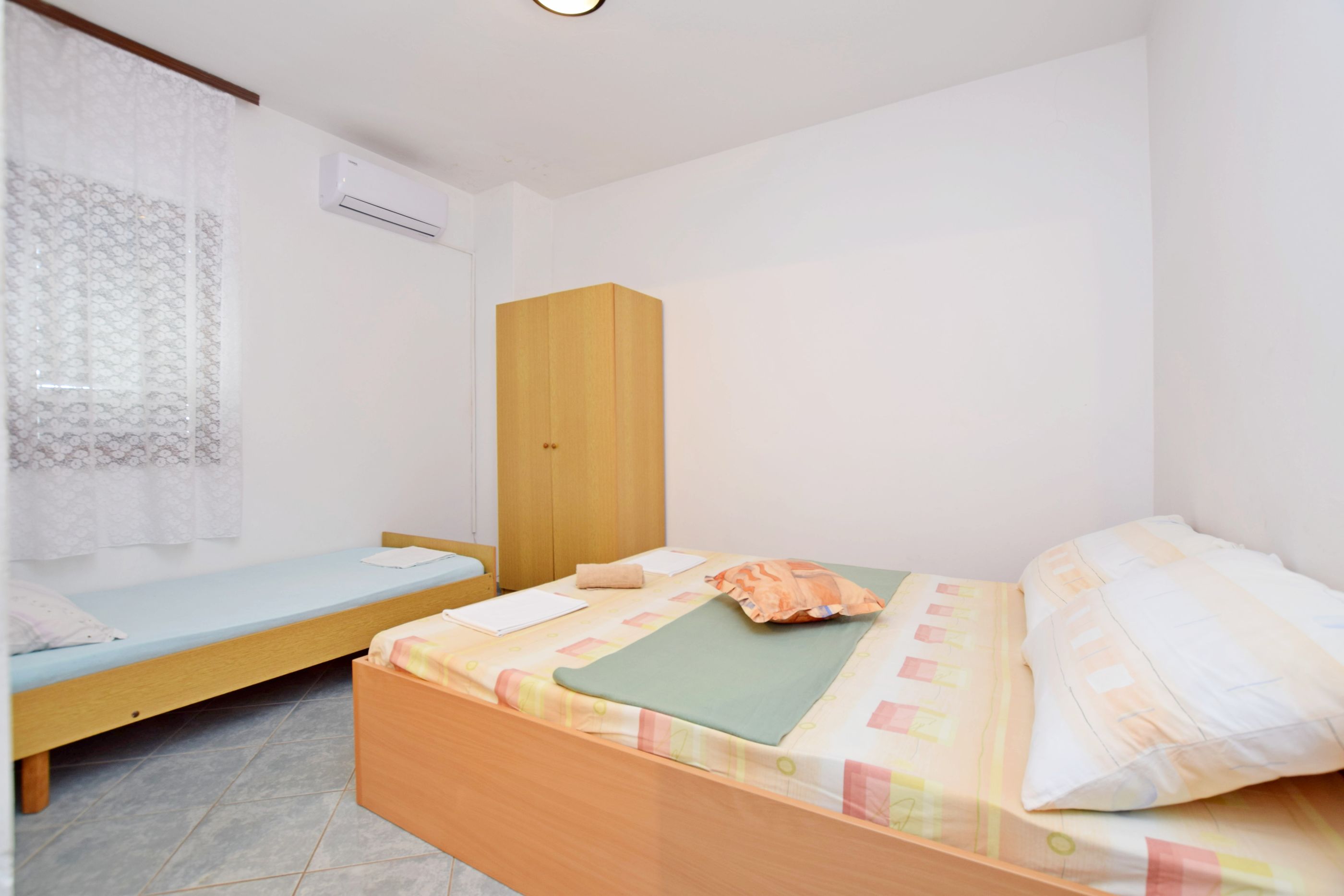 Apartment and Rooms Mila 63641-S3