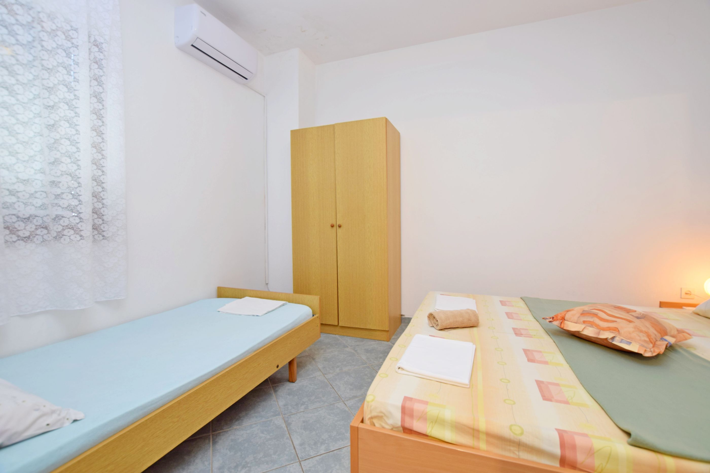 Apartment and Rooms Mila 63641-S3