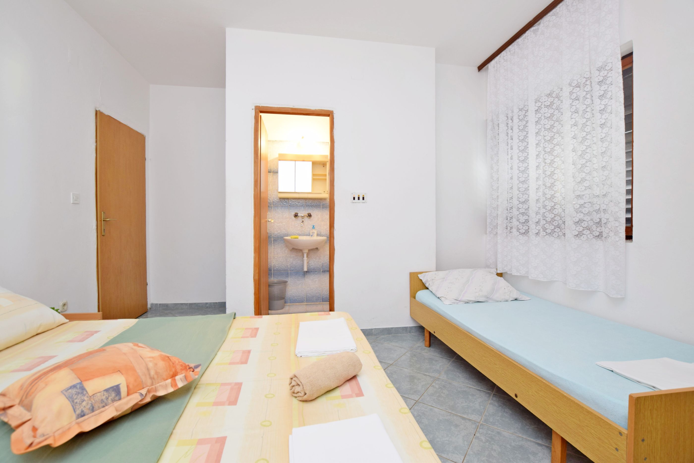 Apartment and Rooms Mila 63641-S3