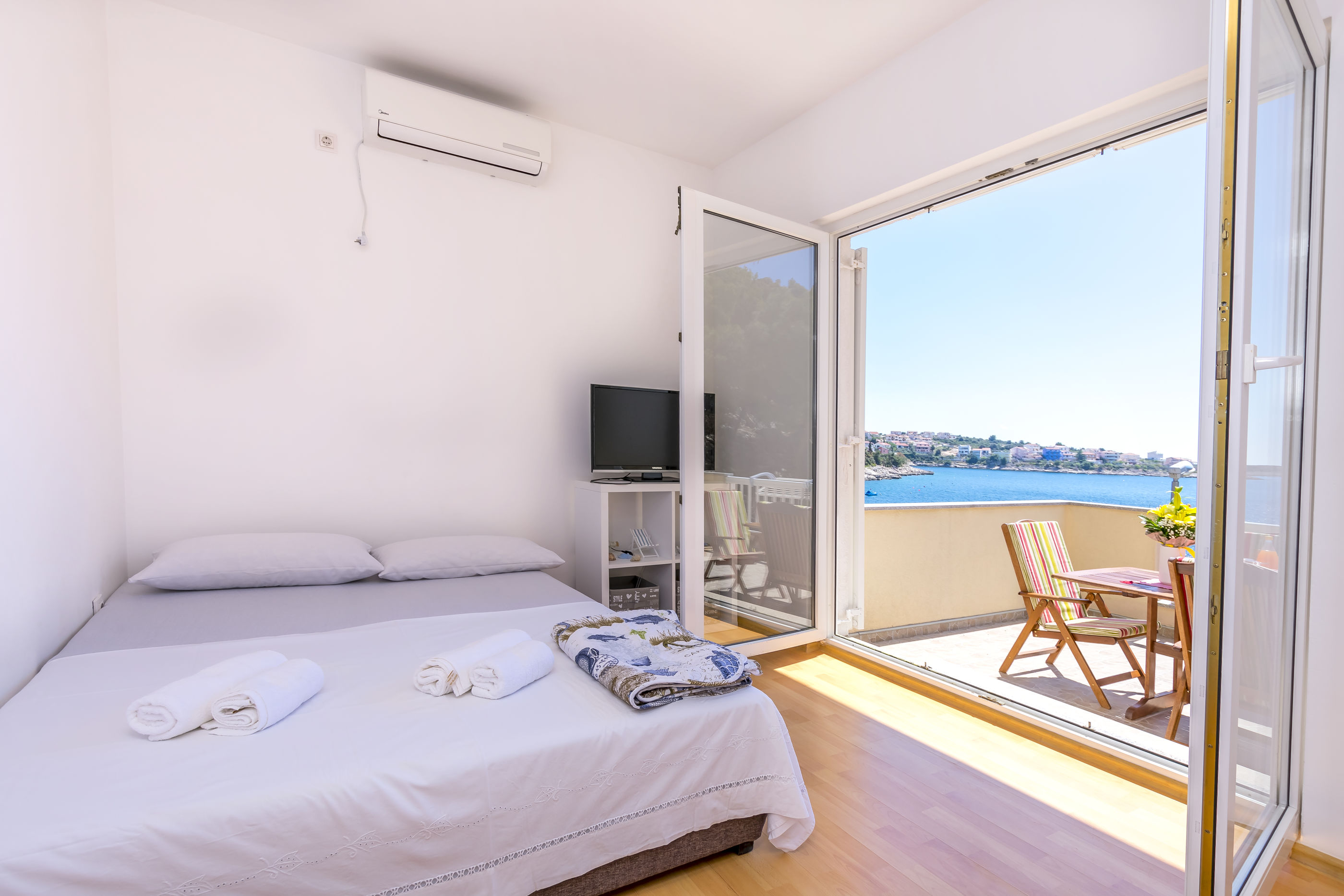 Apartments Ive i Maja 64331-A2