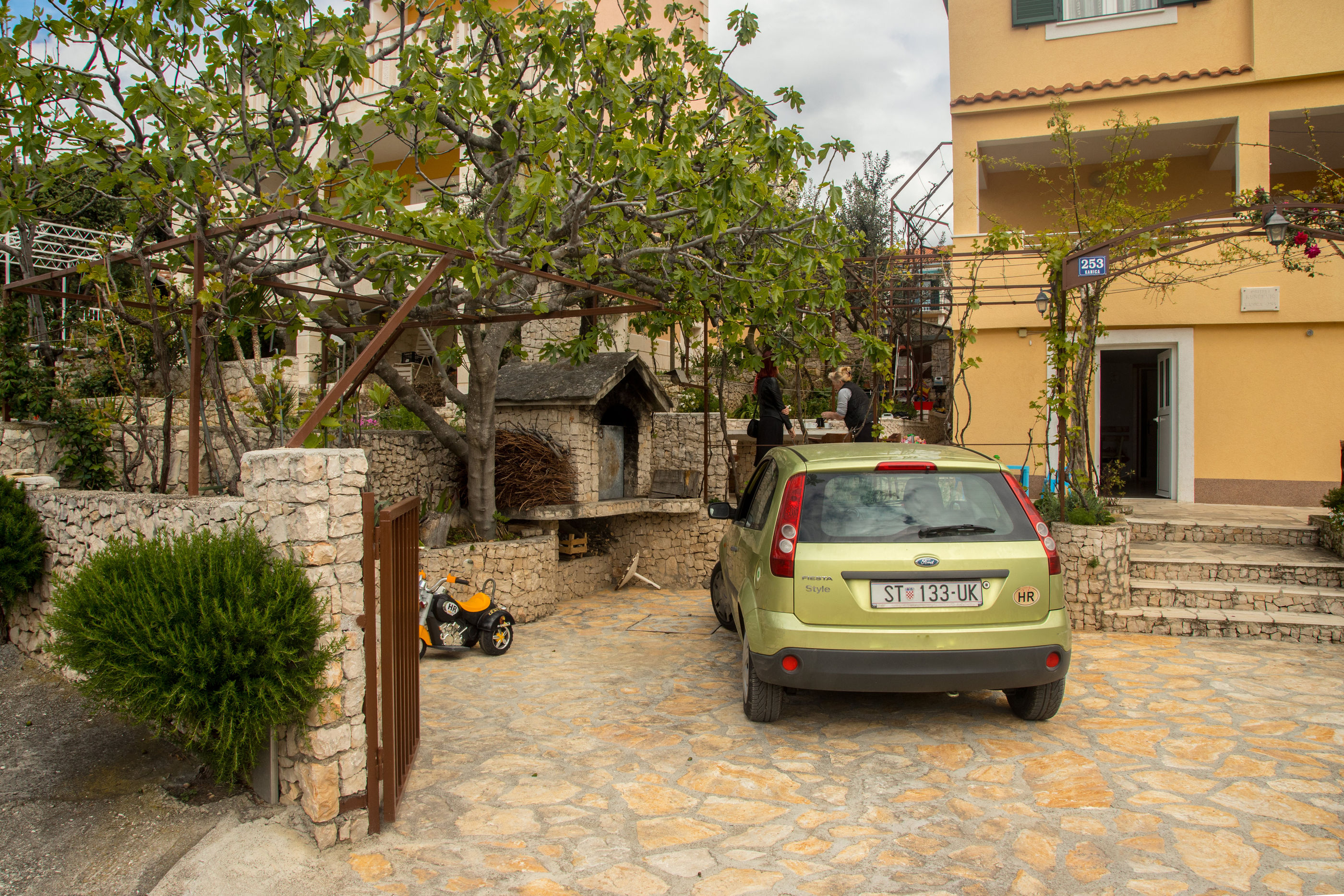Apartments Kuscevic Kanica 57681-A2