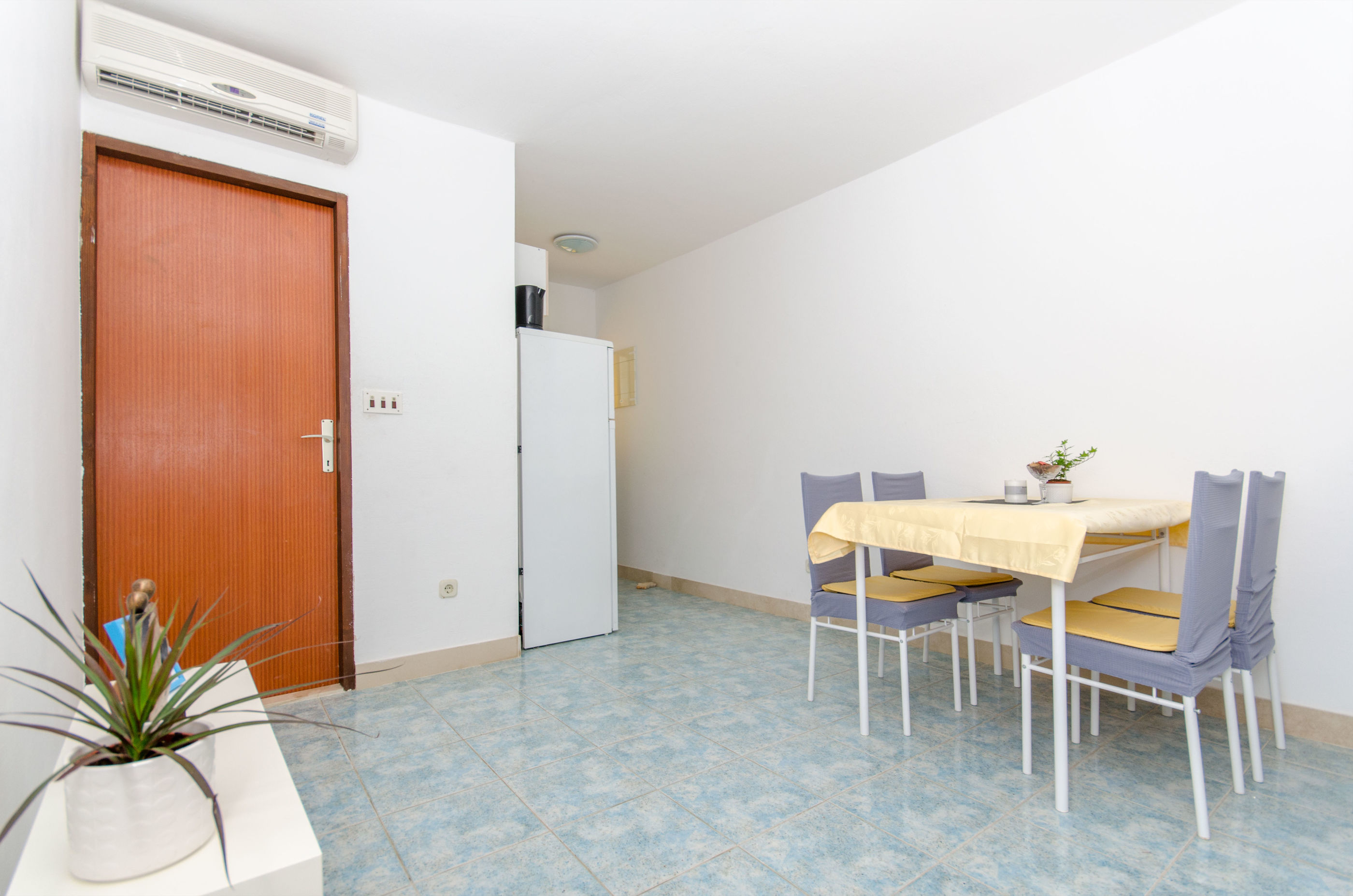 Apartments Bee Maja 30881-A3