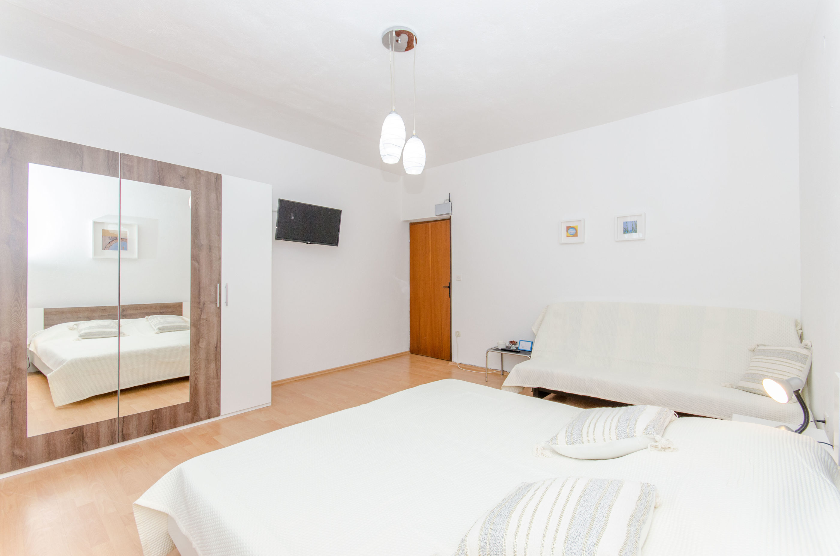 Apartments Bee Maja 30881-A1