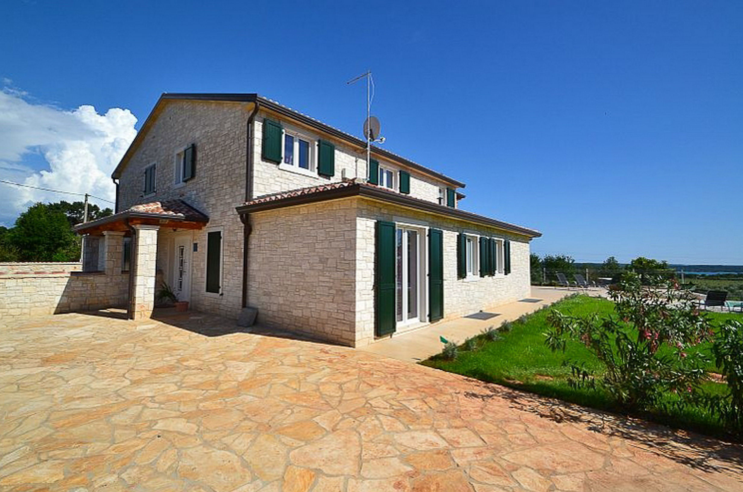 Villa Aleksandra V8661-K1