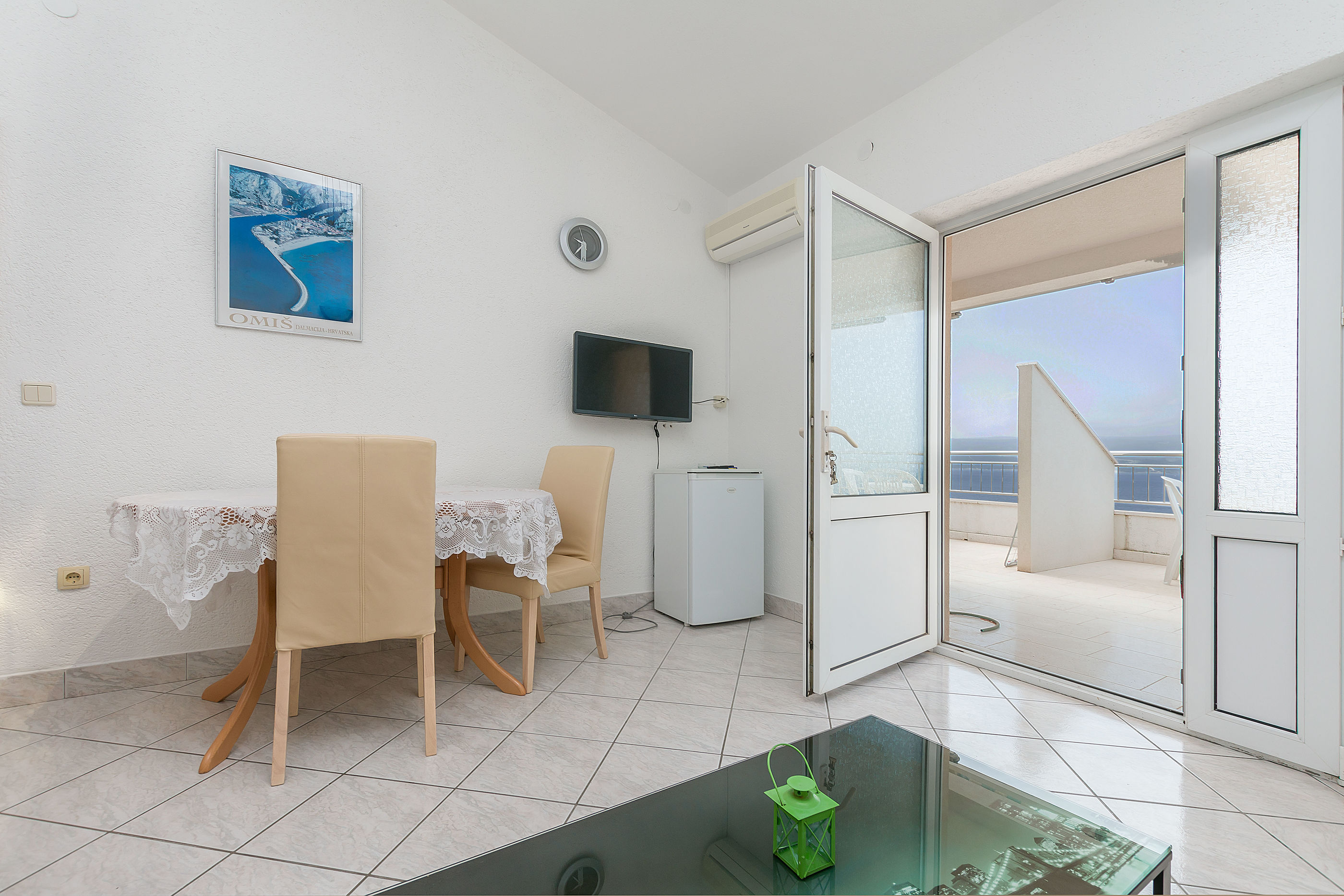 Apartments Luca 64471-A1