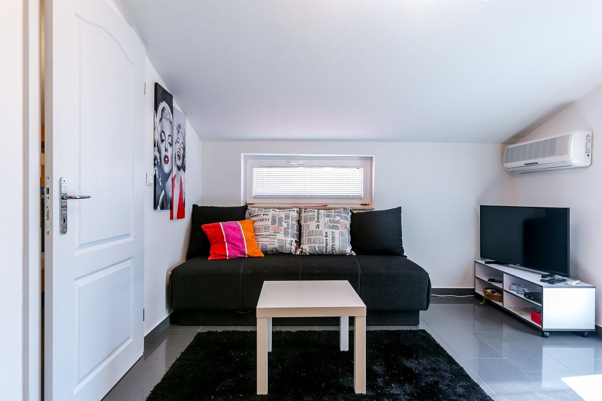 House Kapovica 73617-A2